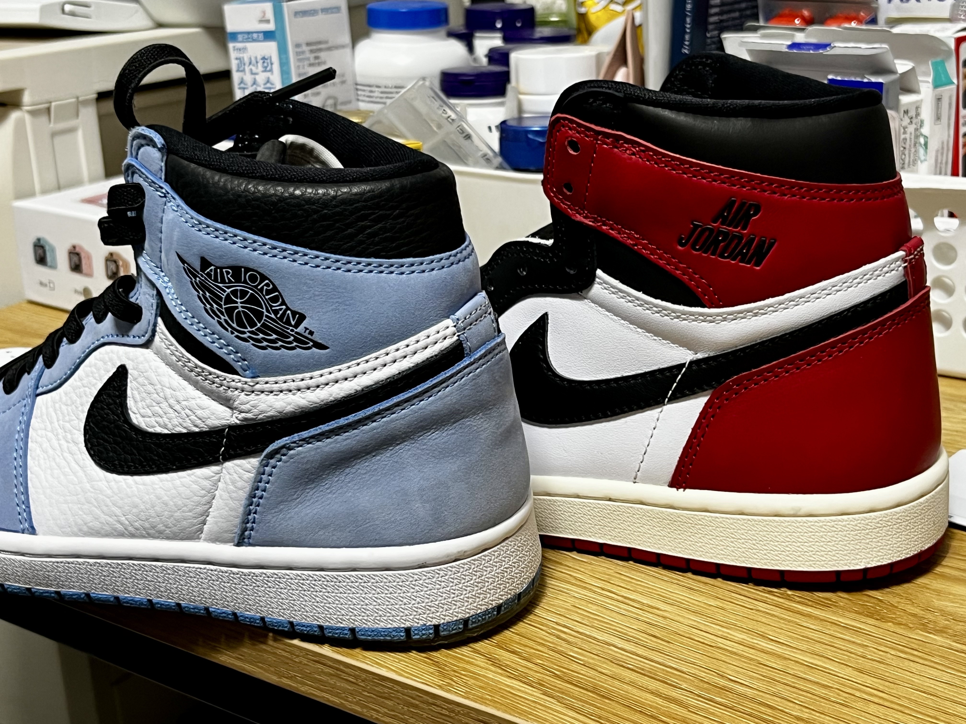 Jordan 1 Retro High OG Black Toe, Jordan 1 Retro High OG University Blue 착용 스타일 - 5