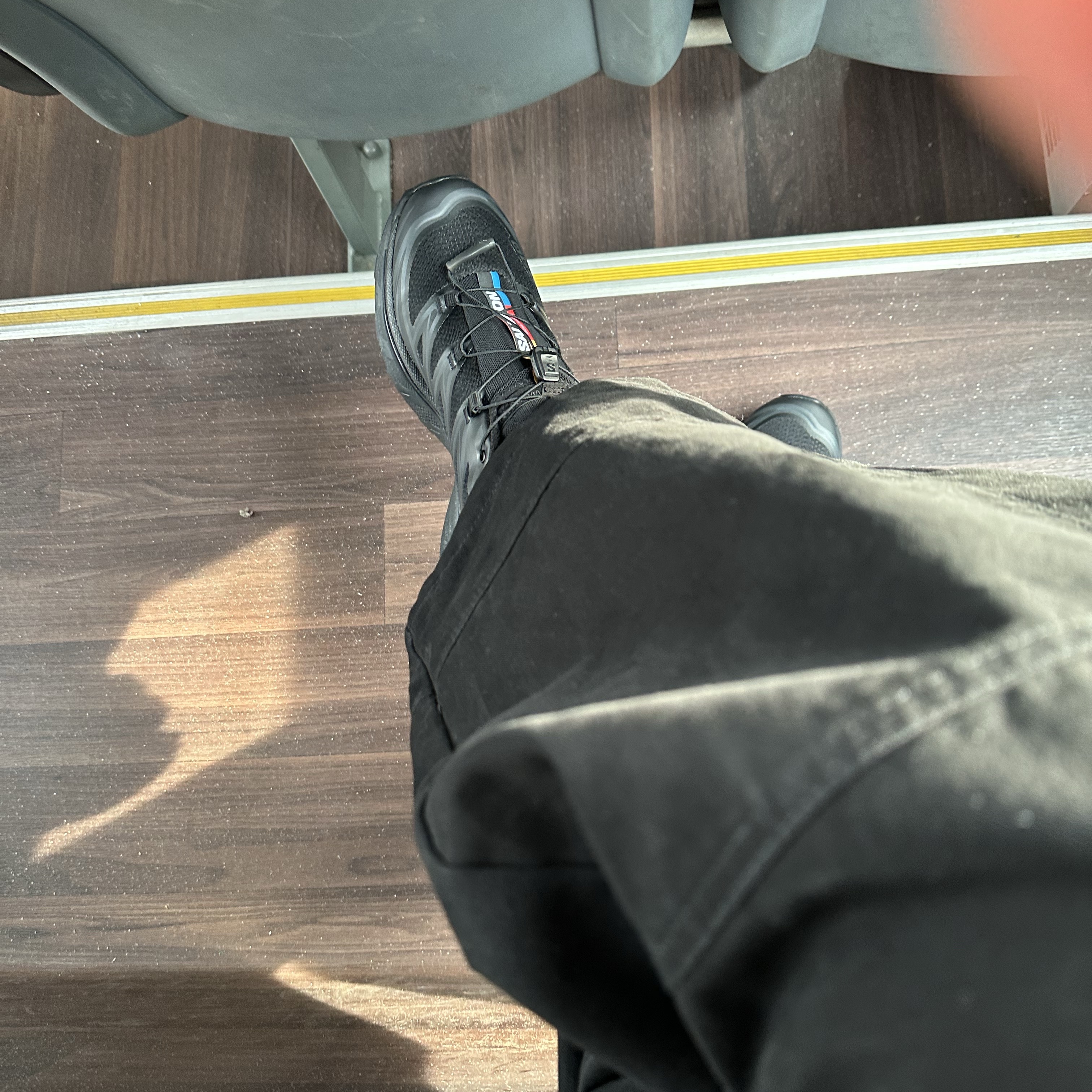 Salomon XT-6 ADV Black 착용 스타일