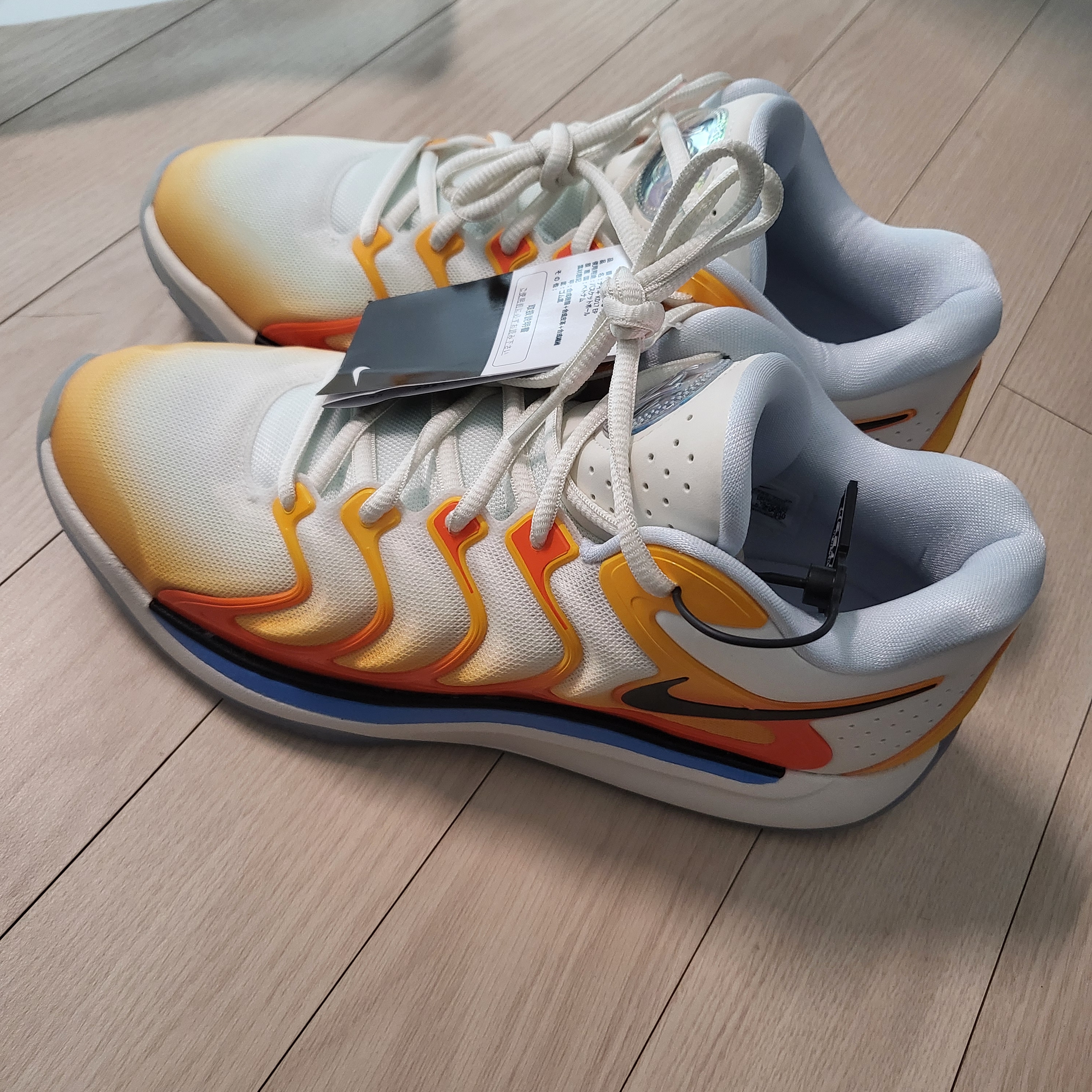Nike KD 17 EP University Gold Safety Orange 착용 스타일