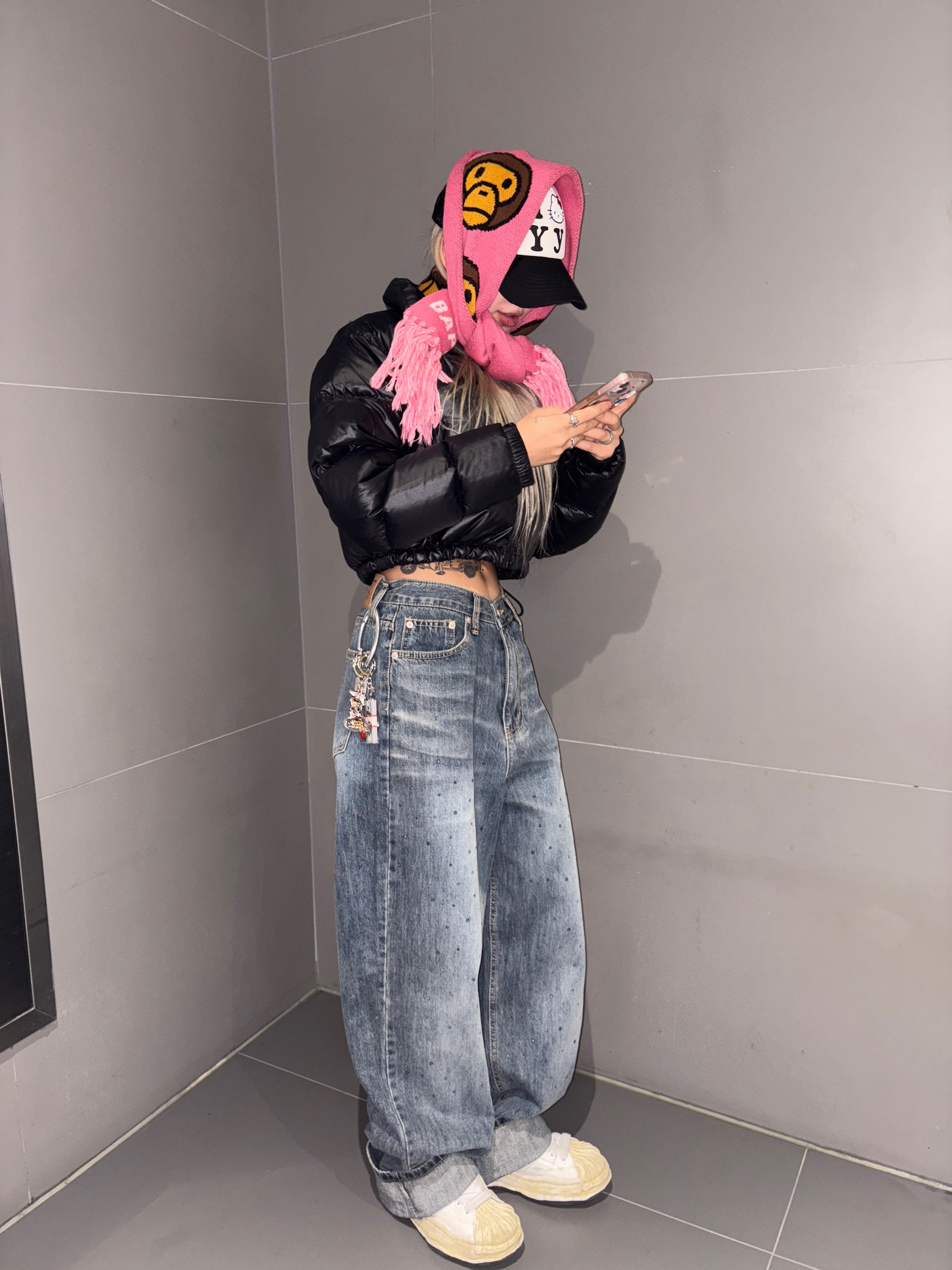 Open Yy x Hello Kitty Trucker Cap Black, (W) The North Face Nuptse Short Jacket Black 착용 스타일 - 1