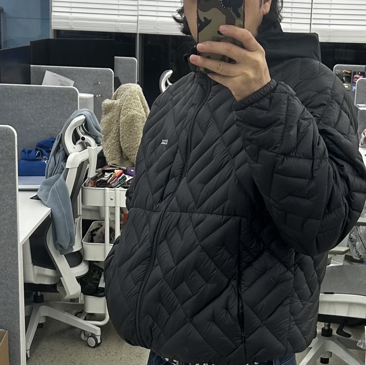 Dr. Martens x Neighborhood Smiths Smooth Leather Black, Supreme Spellout Quilted Lightweight Down Jacket Black - 22SS 착용 스타일 - 3