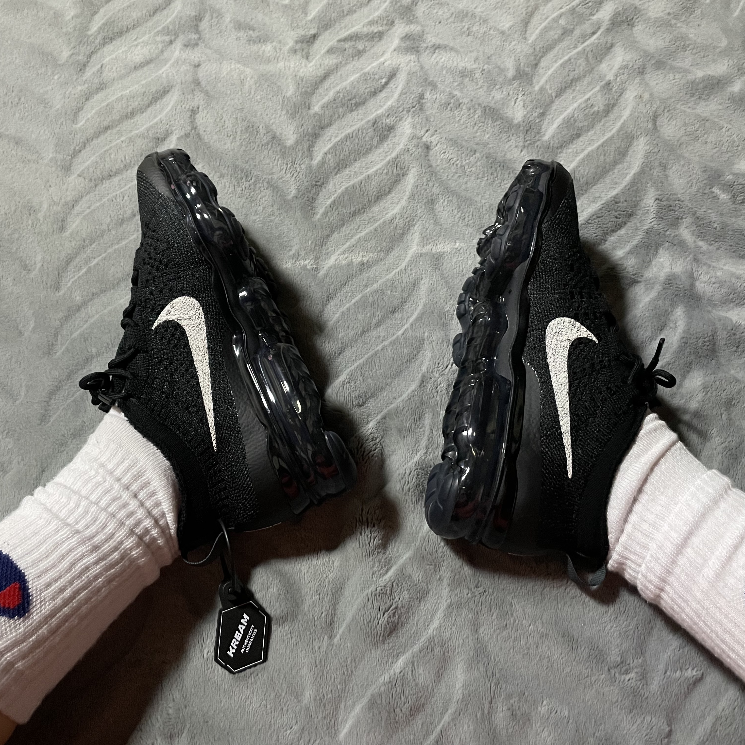 (W) Nike Air Vapormax 2023 Flyknit Anthracite 착용 스타일 - 3