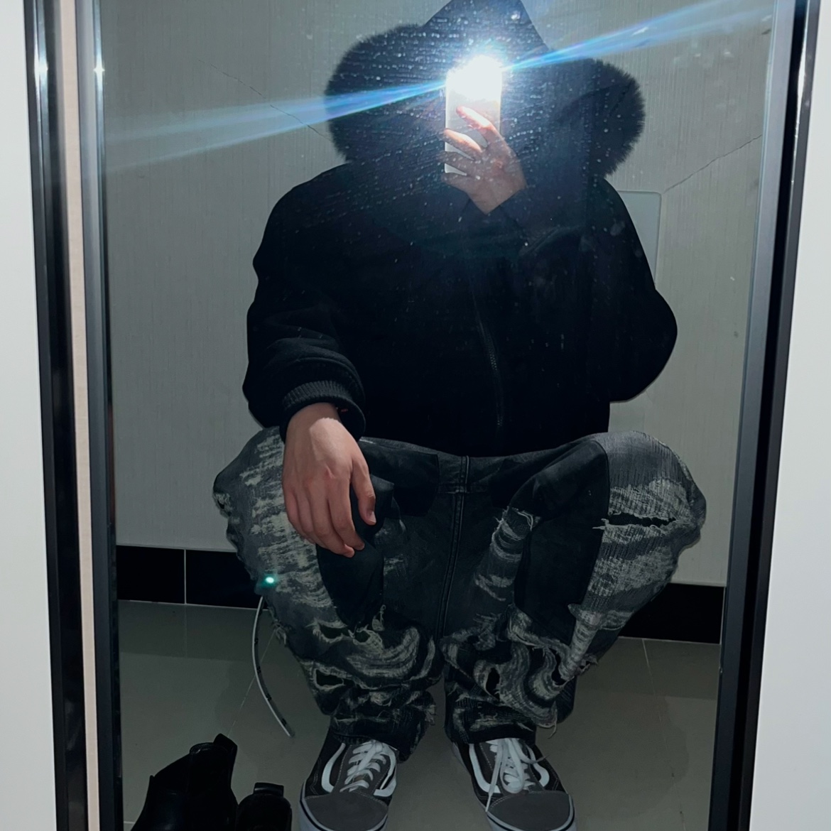 Undermycar Comoro Fox Trimming Hoody Bomber Bristol Black - 23FW, Vans Premium Authentic Reissue 44 LX Sea Turtle Brown 착용 스타일