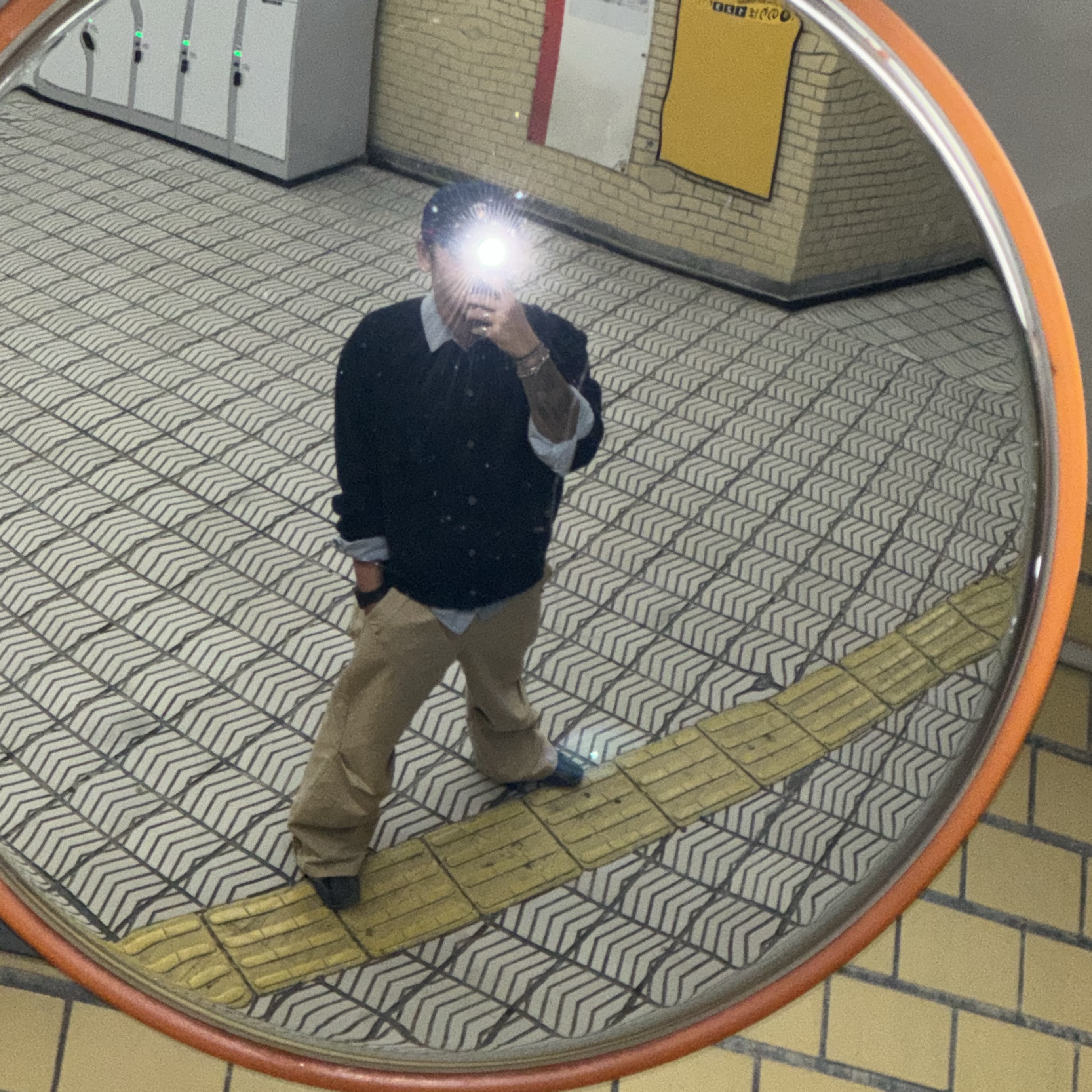 DIVEIN Vern Washed Pants Beige, Millo Archive Crop Move Cardigan Navy 착용 스타일 - 1