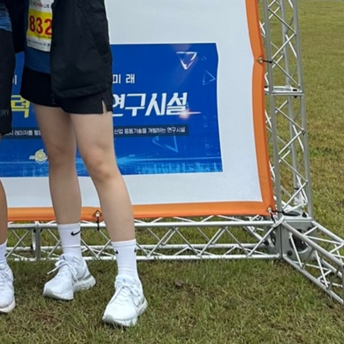 (W) Nike React Infinity Run Flyknit 3 White Metallic Silver 착용 스타일
