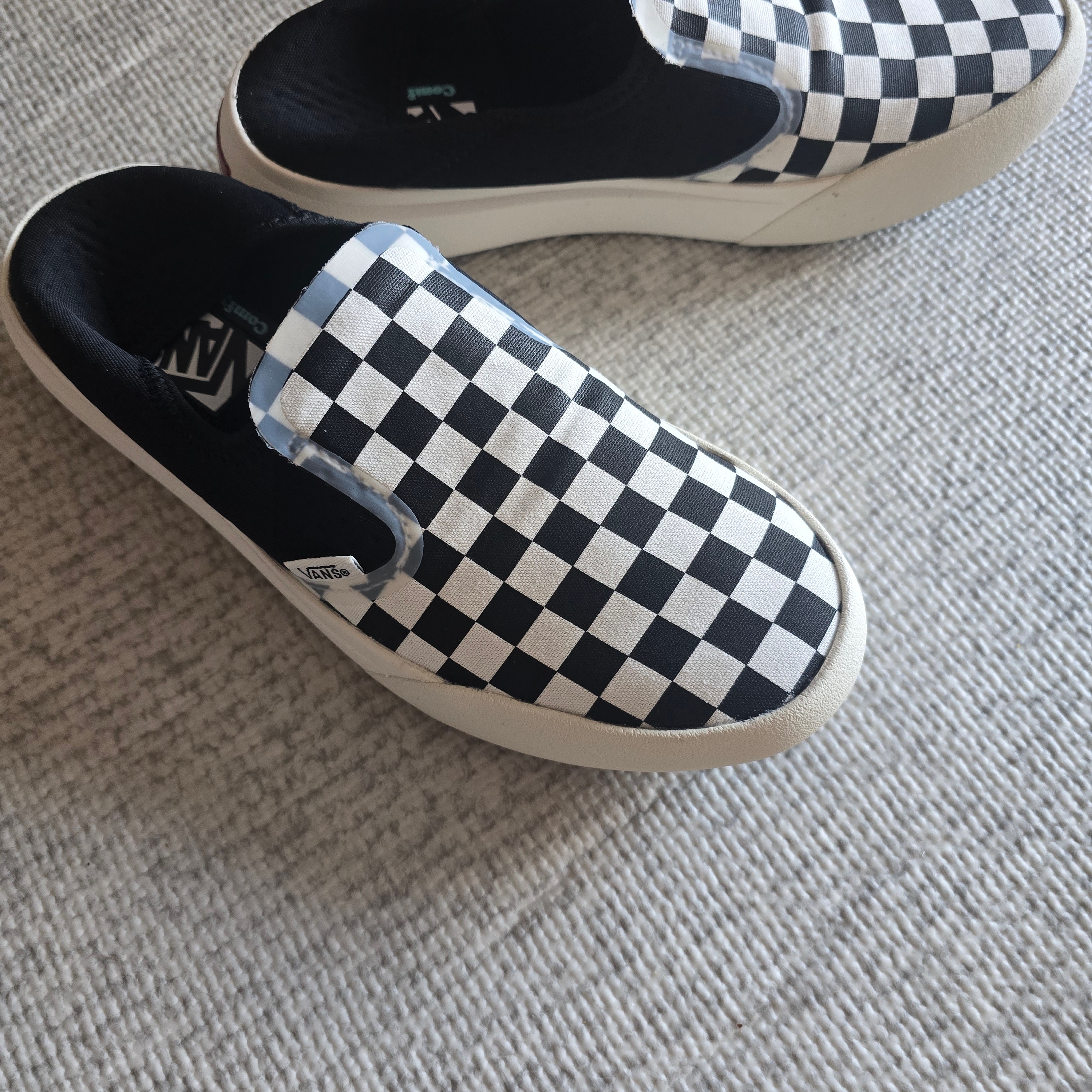 Vans Checkerboard Comfycush One Black 착용 스타일 - 2
