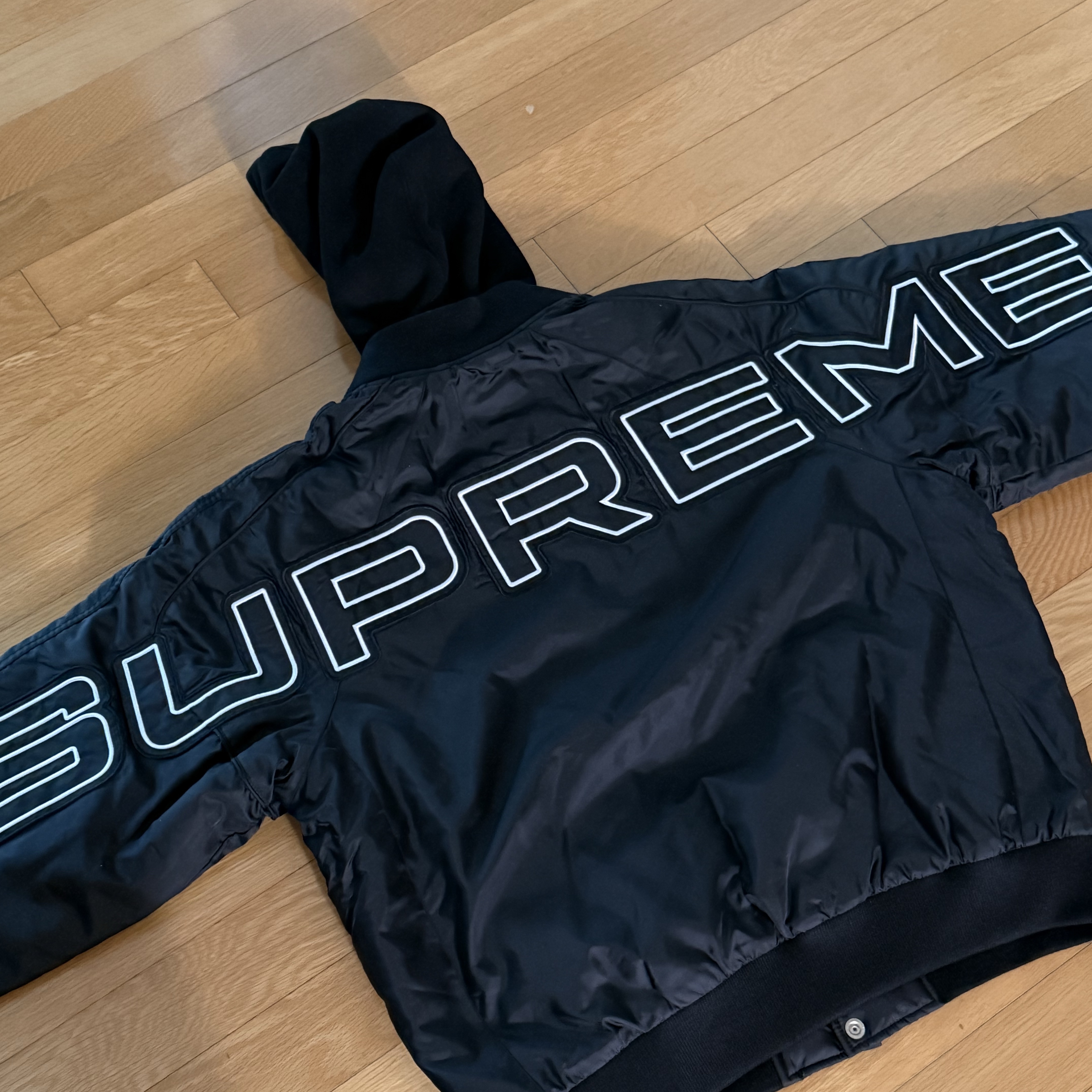 Supreme Hooded Stadium Jacket Black - 24SS 착용 스타일 - 1