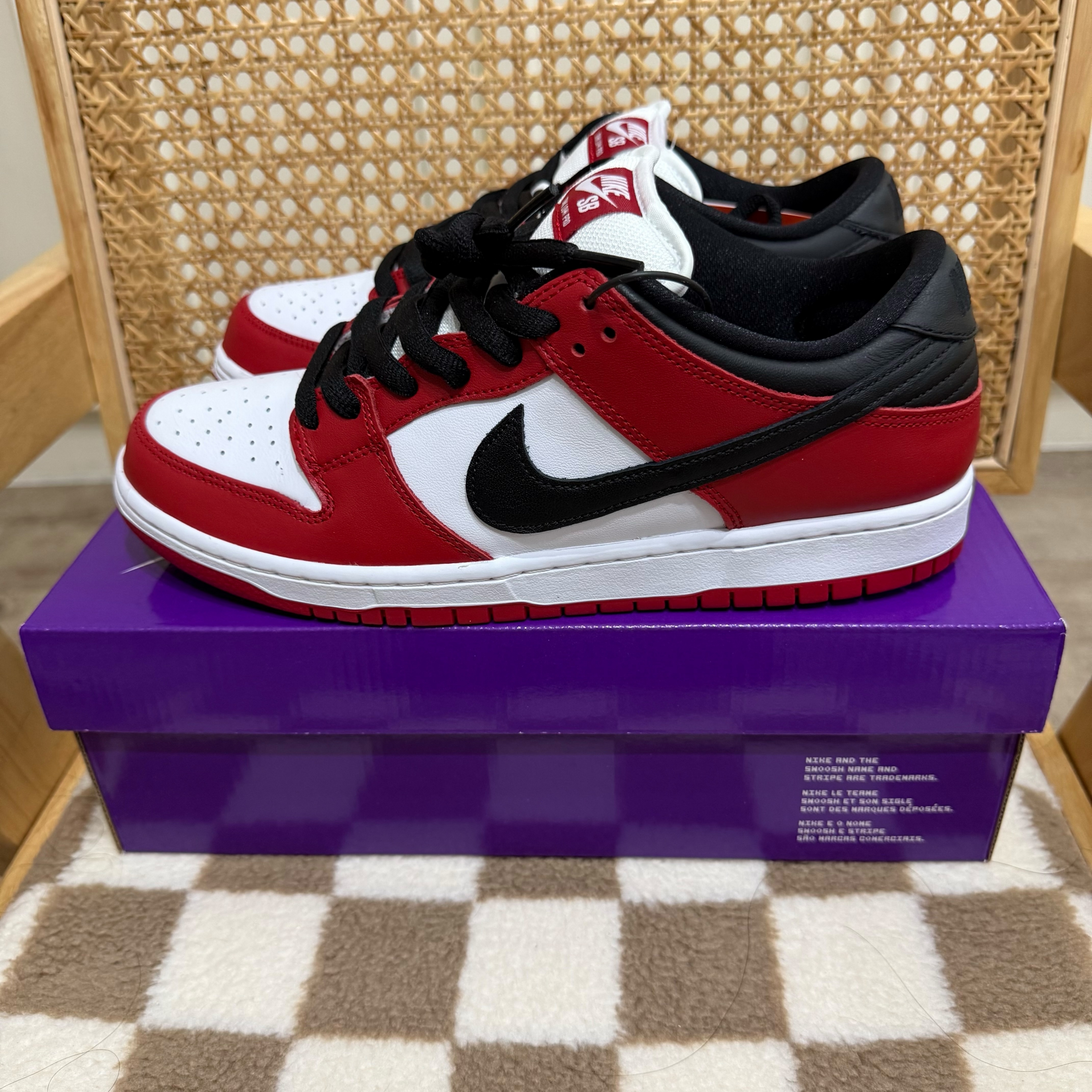 Nike SB Dunk Low Pro Chicago 착용 스타일 - 1