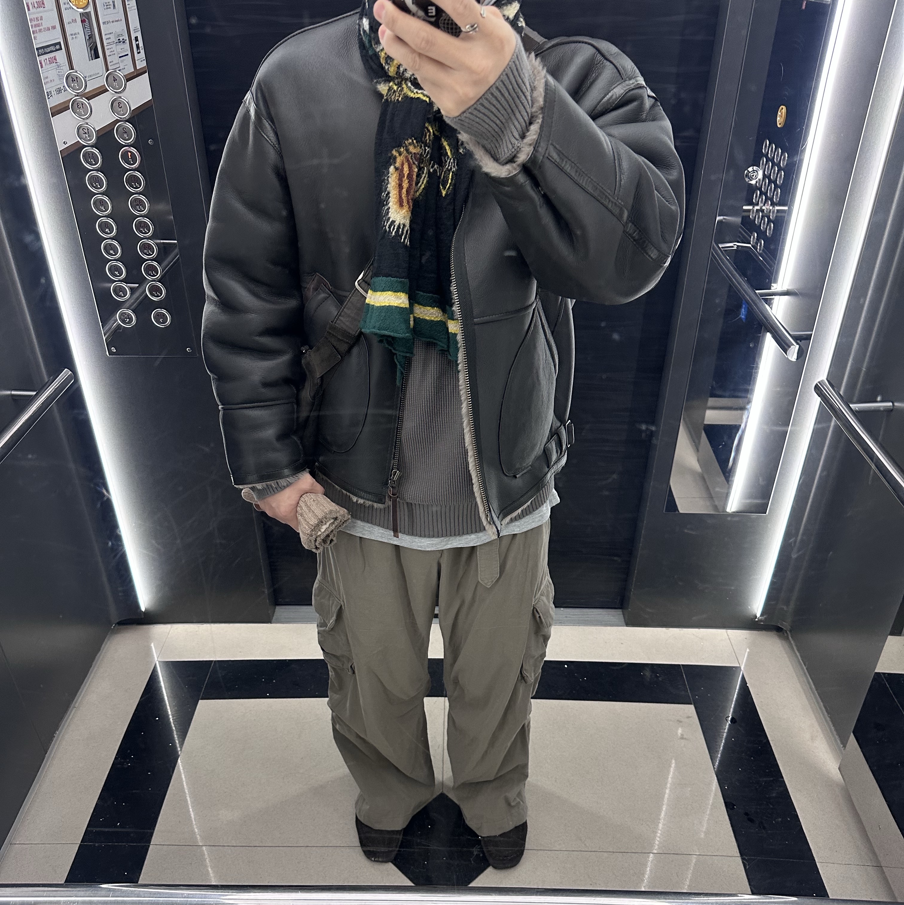 [프리오더] Polyteru Wallabee Shoes Star Dark brown, Polyteru Belted Cargo Pants 1.2v Olive Gray 착용 스타일