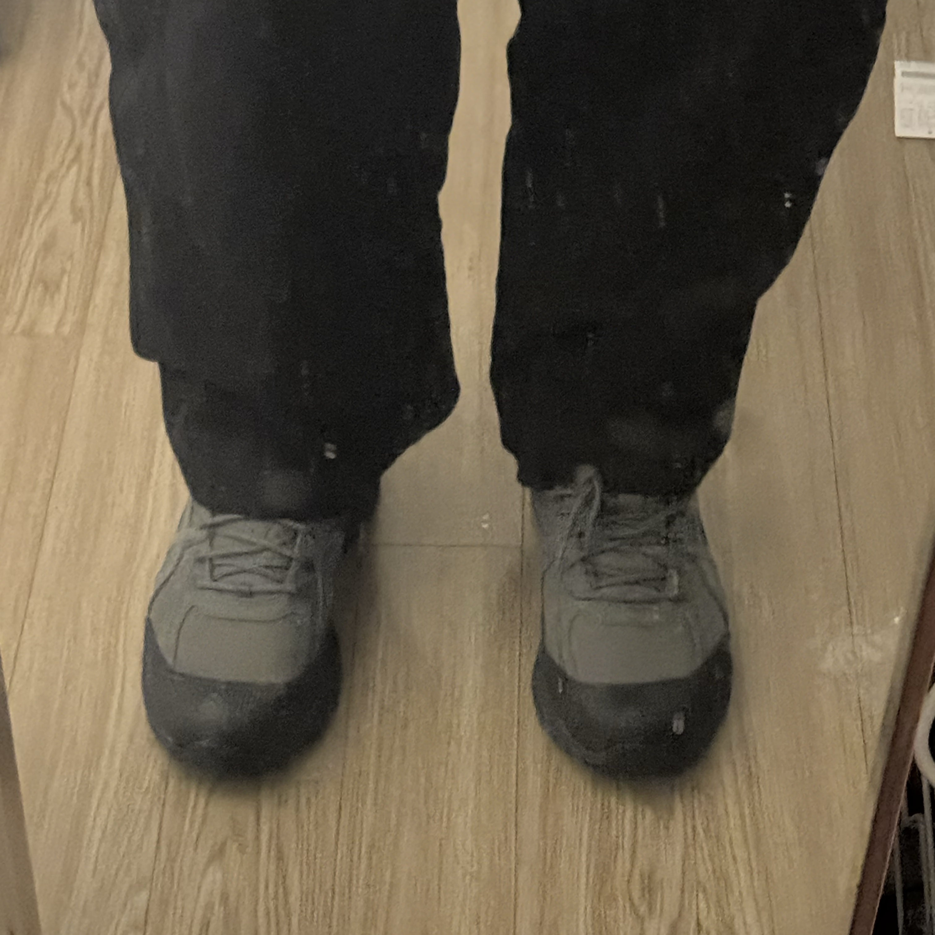 Asics Gel-Venture 6 Shield Graphite Grey Truffle Grey 착용 스타일 - 2