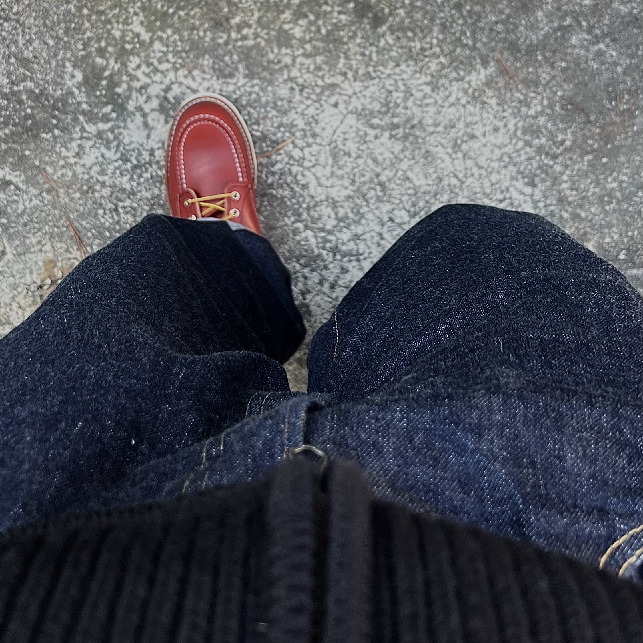 Red Wing 6 Inch Moc Toe 8875 Oro Russet Leather - D, Amomento Full Needle Blouson Black - 24FW 착용 스타일