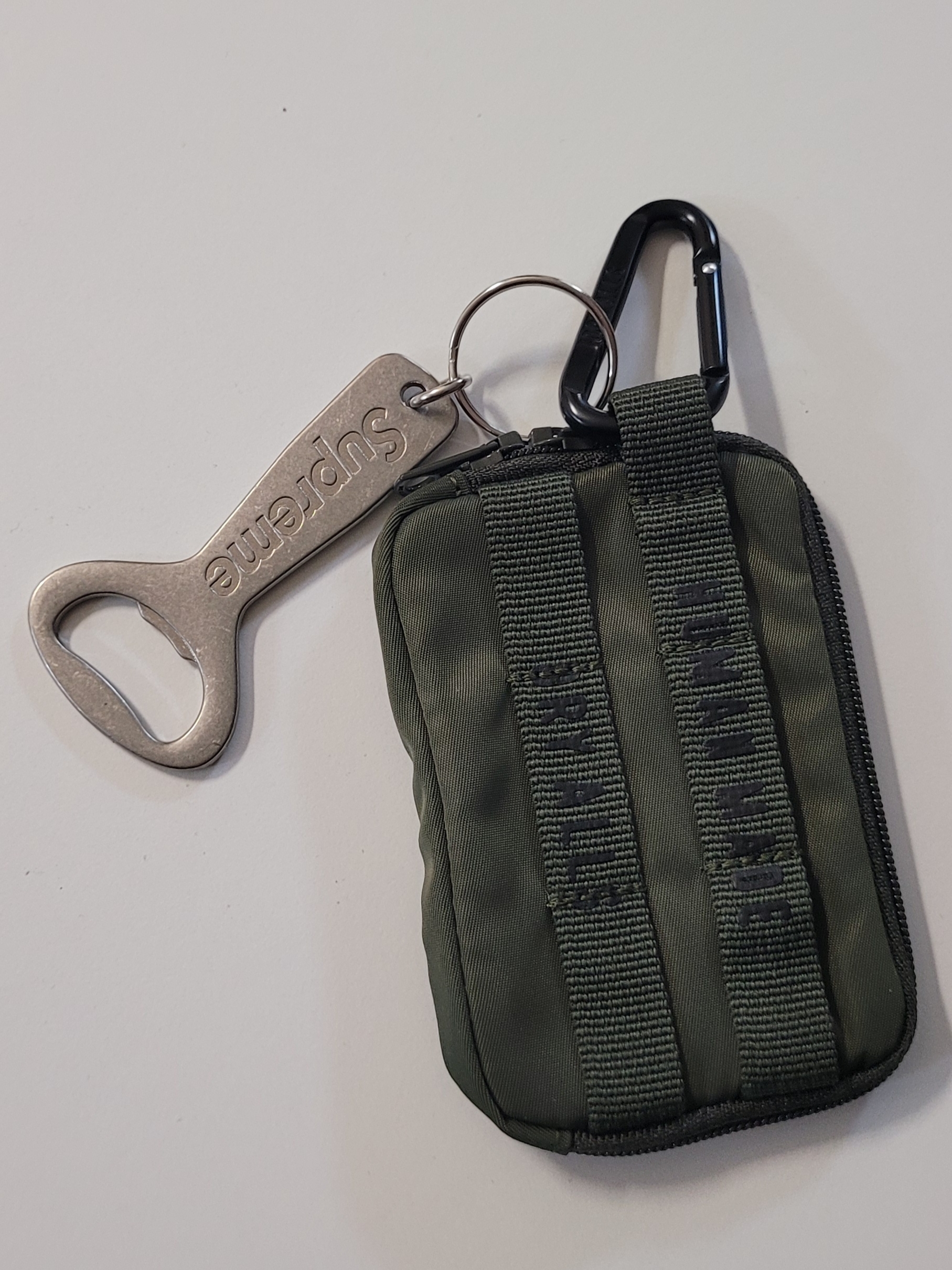 Human Made Military Card Case Olive Drab 착용 스타일 - 2