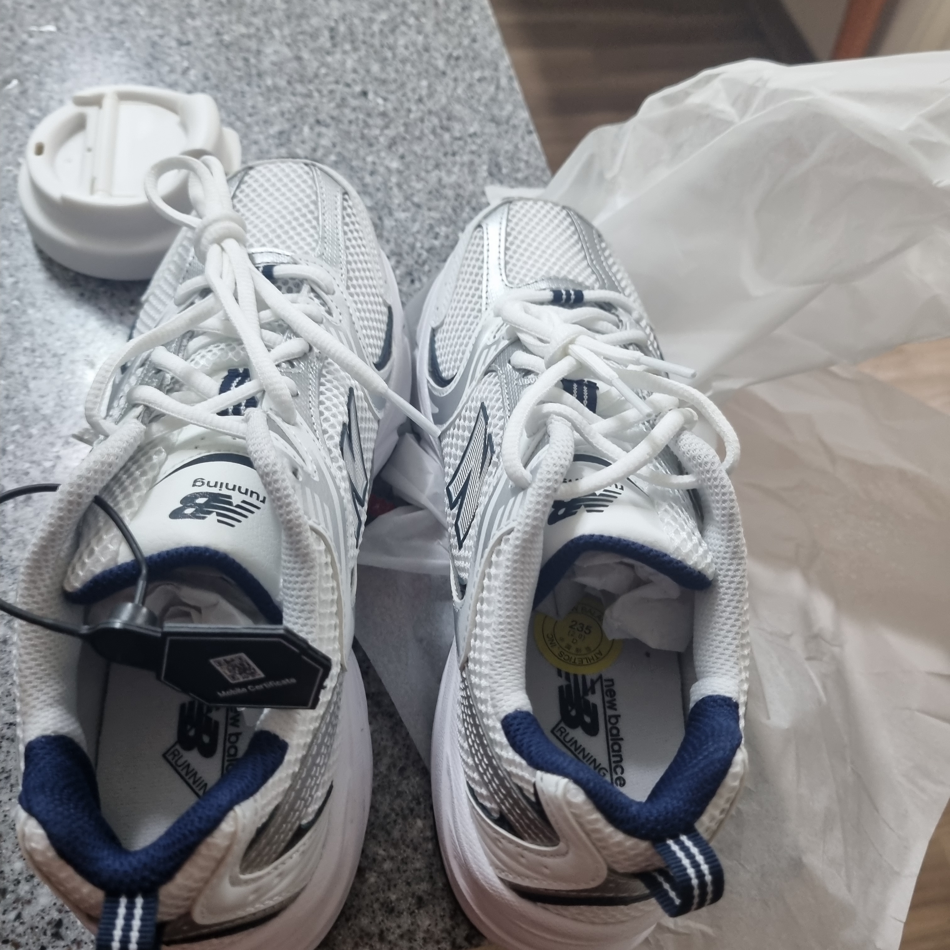 New Balance 530 White 착용 스타일 - 3