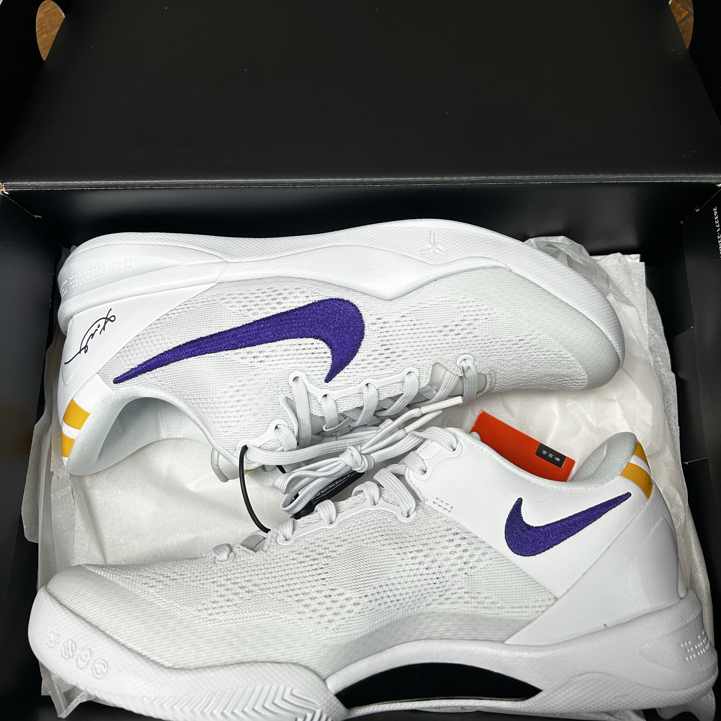 Nike Kobe 8 Protro White and Court Purple 착용 스타일