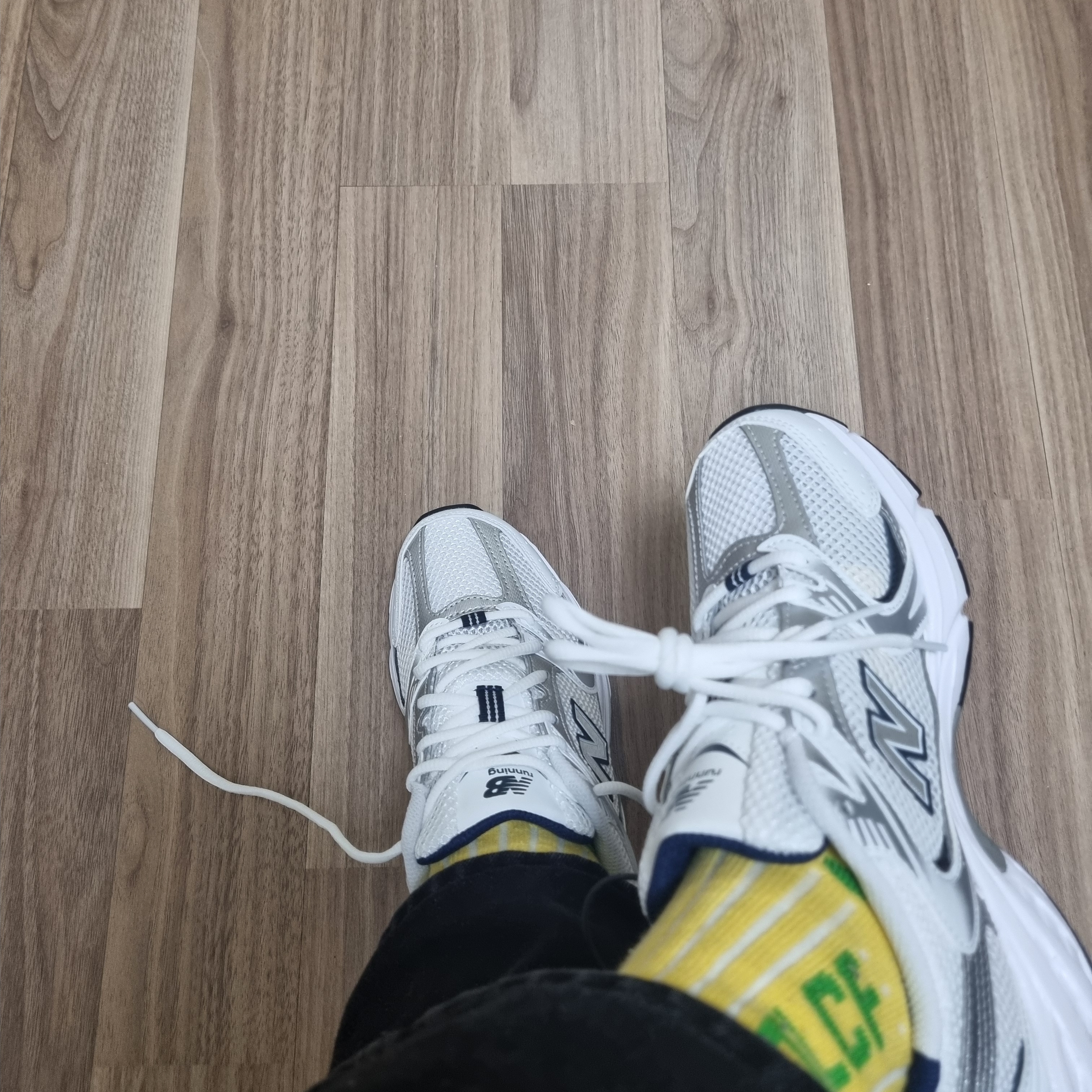 New Balance 530 White 착용 스타일 - 1