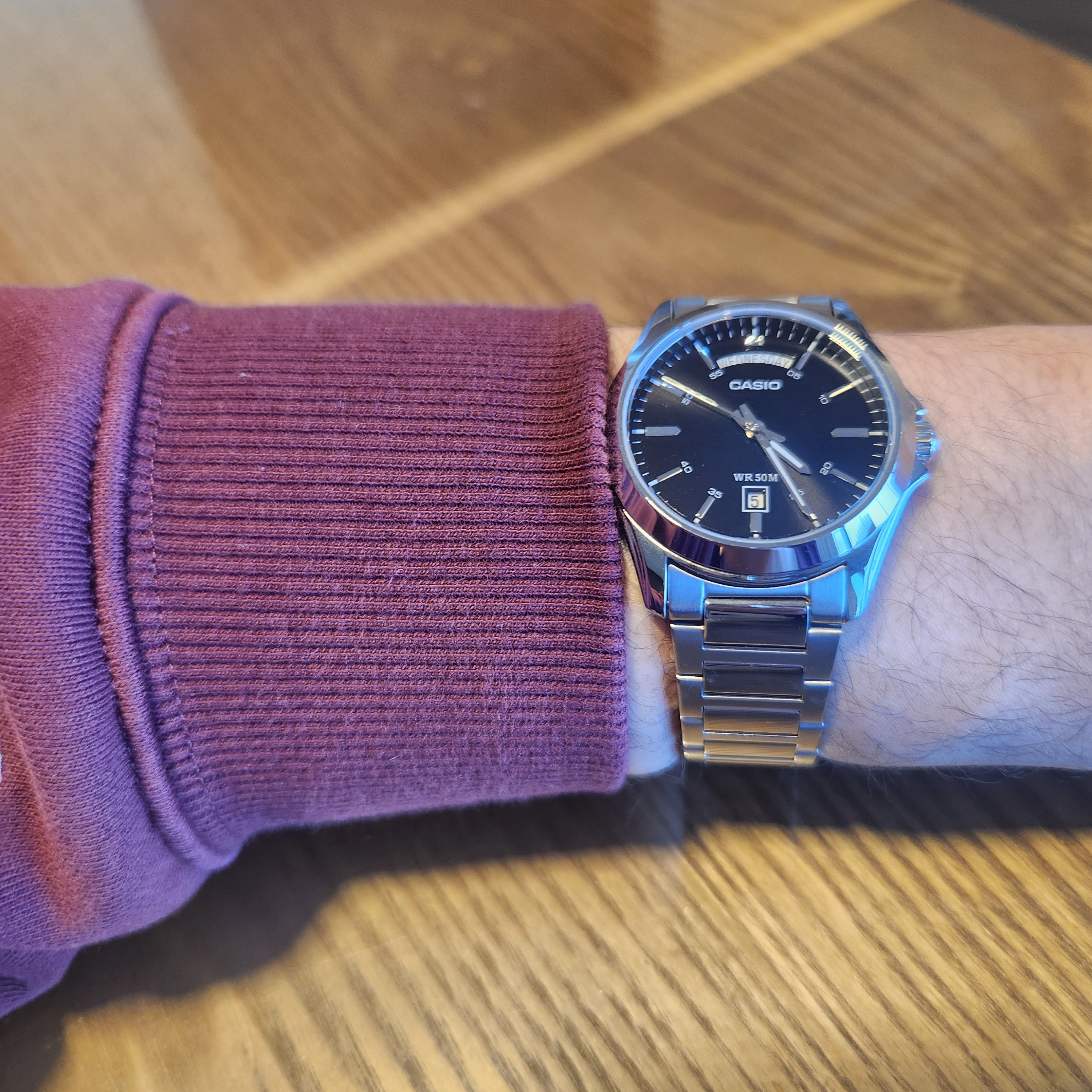 Casio MTP-1370D-1A1 착용 스타일