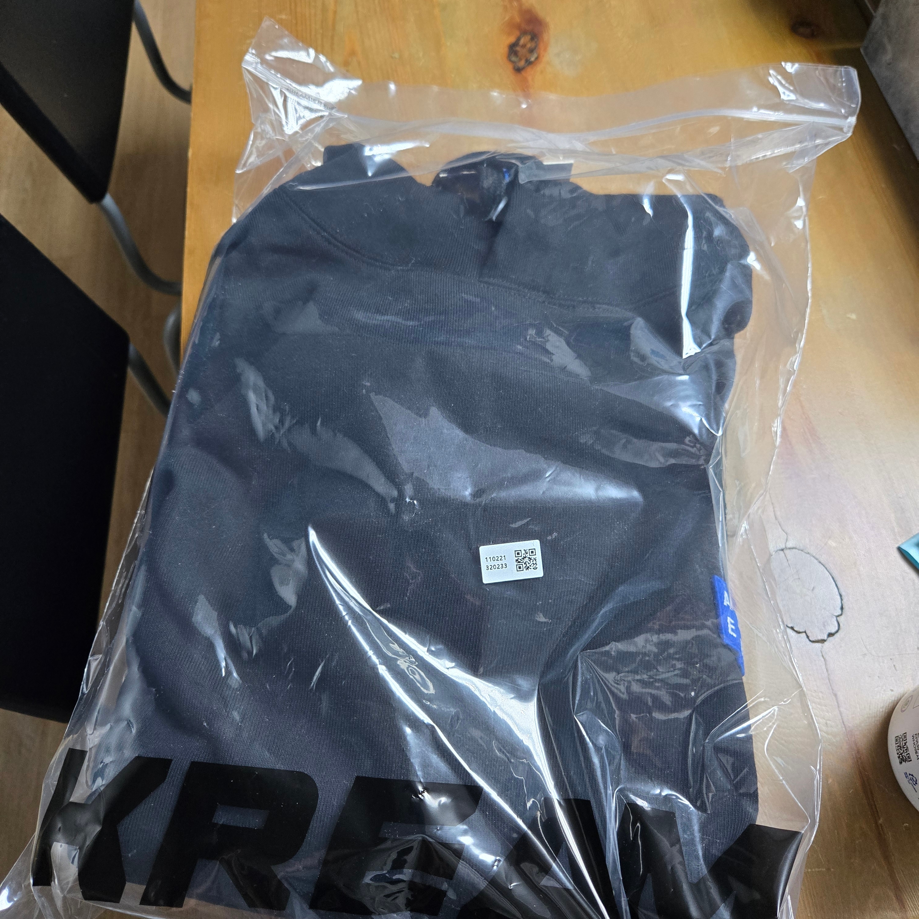 Ader Error Sig; TRS/BL Tag Hoodie 01 Black 착용 스타일