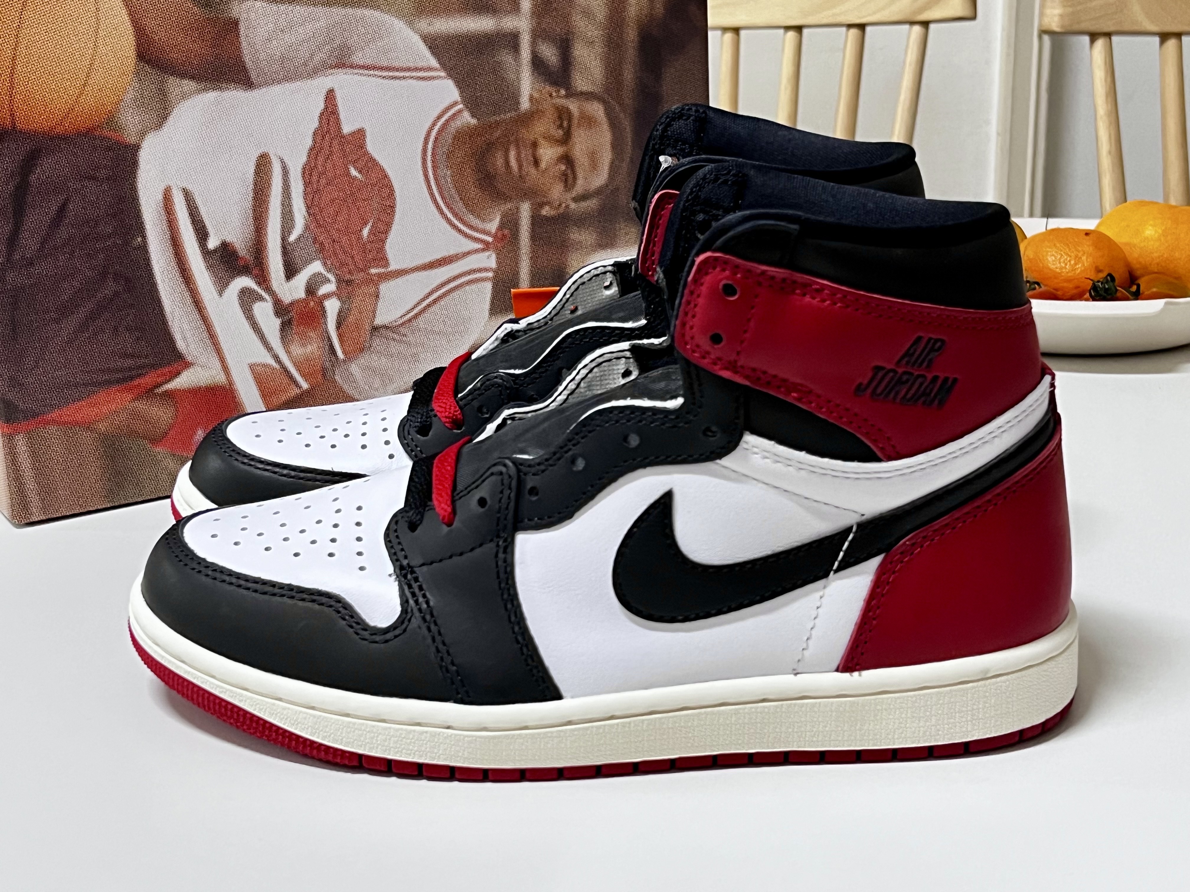 Jordan 1 Retro High OG Black Toe, Jordan 1 Retro High OG University Blue 착용 스타일 - 3