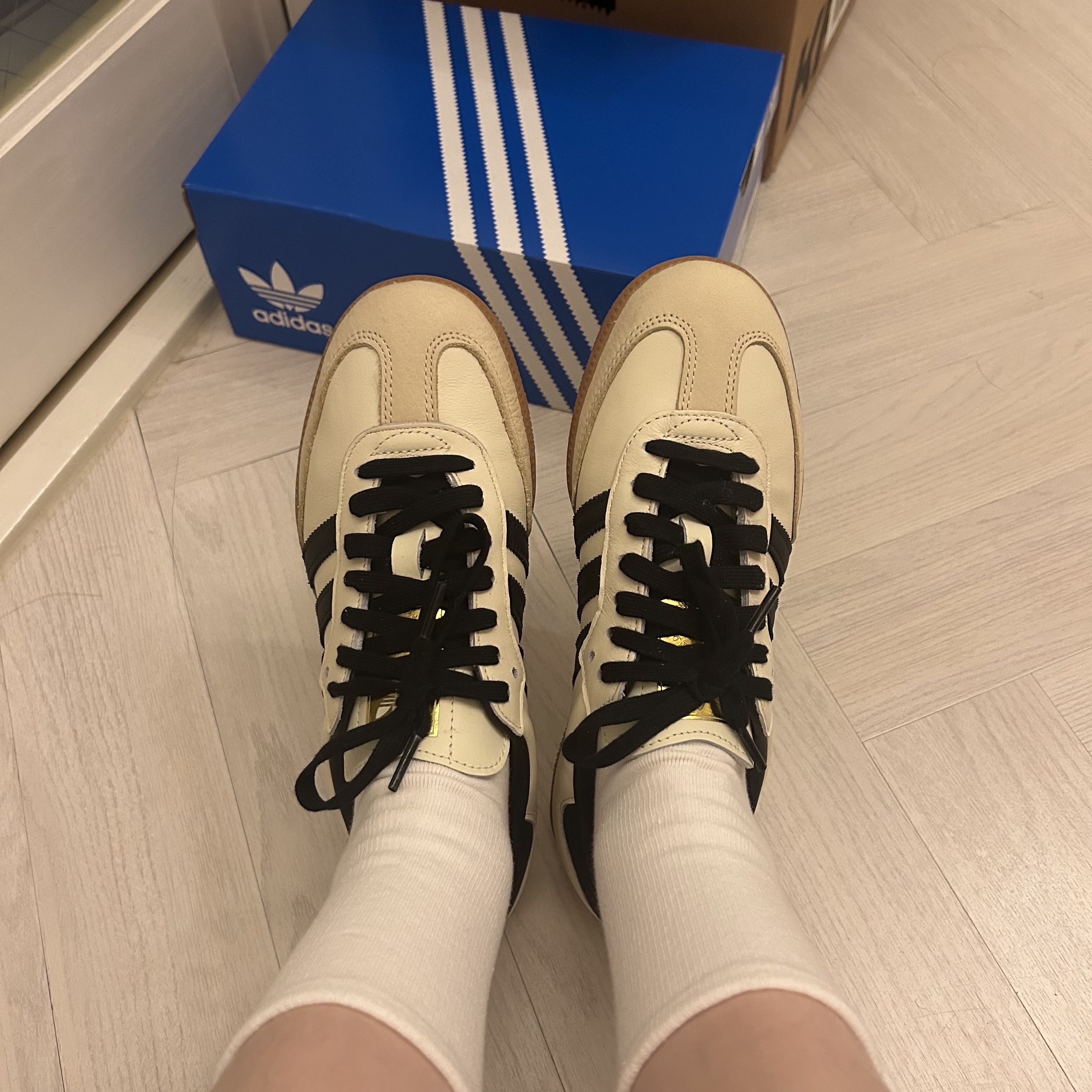 (W) Adidas Samba OG Cream White Core Black 착용 스타일