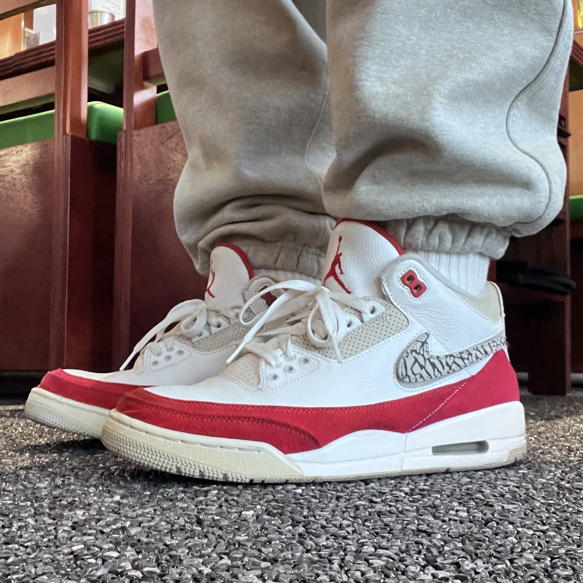 Jordan 3 Retro Tinker White University Red 착용 스타일 - 7