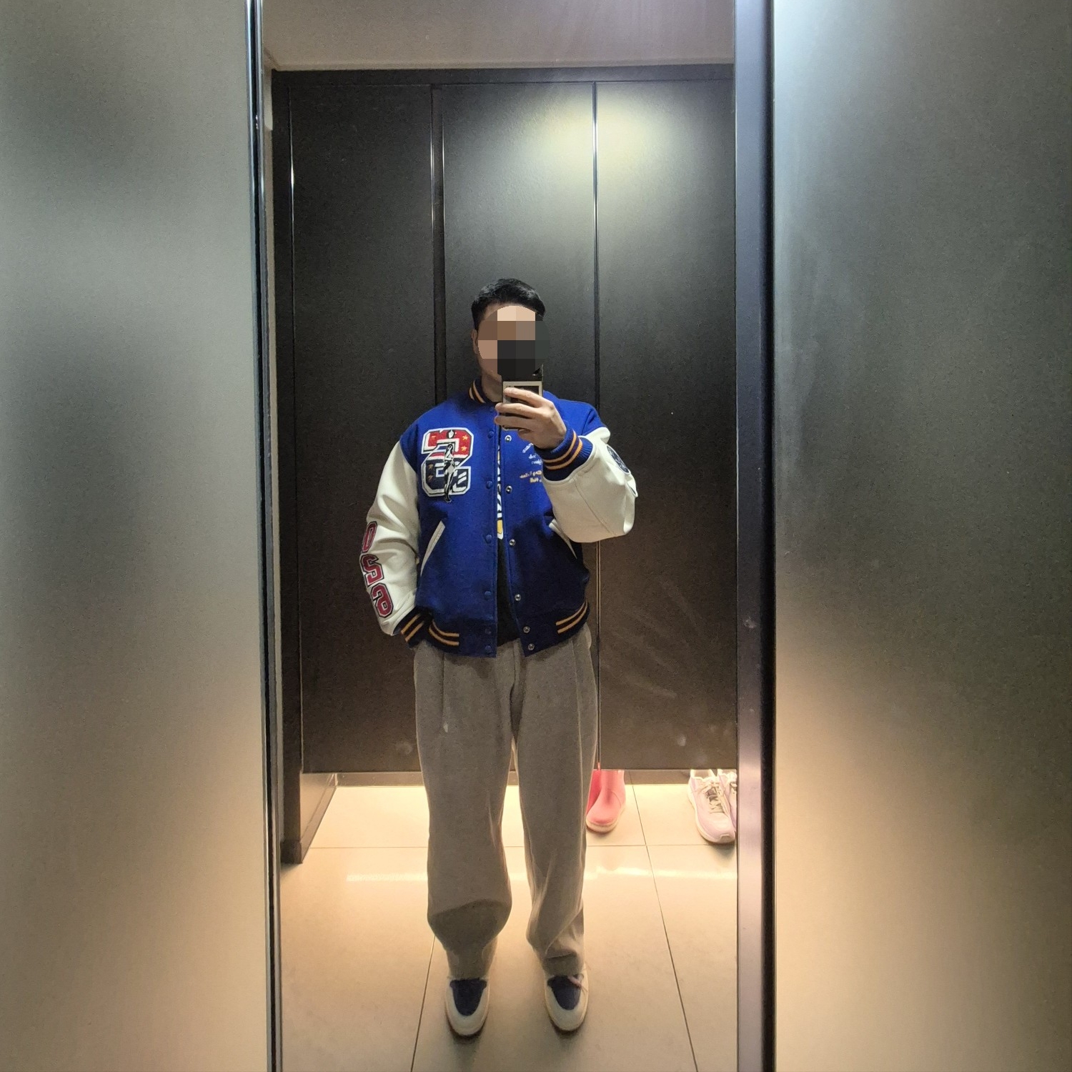 Jordan 1 x Travis Scott x Fragment Retro High OG SP Military Blue, Supreme x Hysteric Glamour Varsity Jacket Blue - 24FW 착용 스타일 - 1