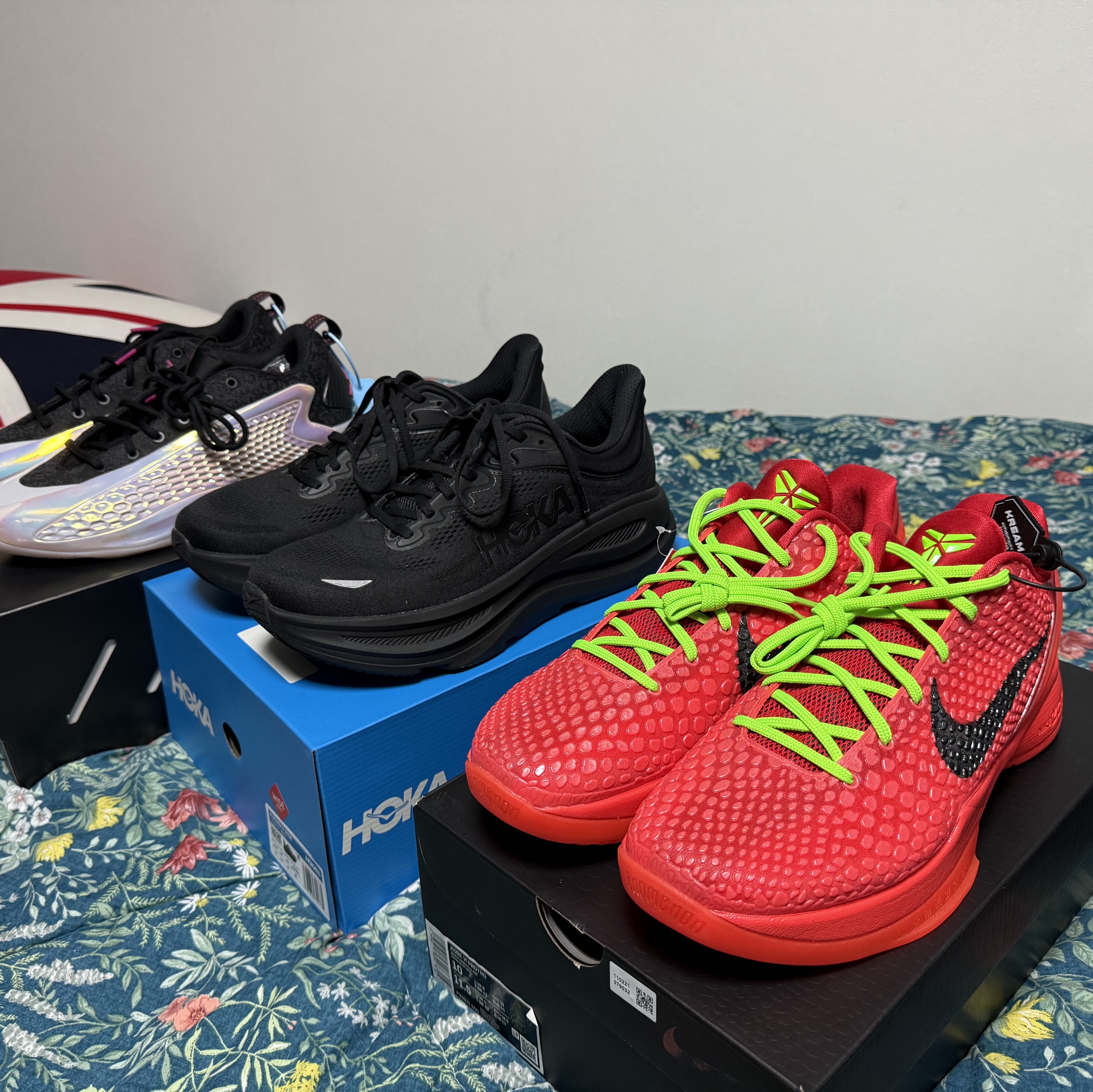 Hoka Bondi 9 Black - Wide, Nike Kobe 6 Protro Reverse 착용 스타일 - 1