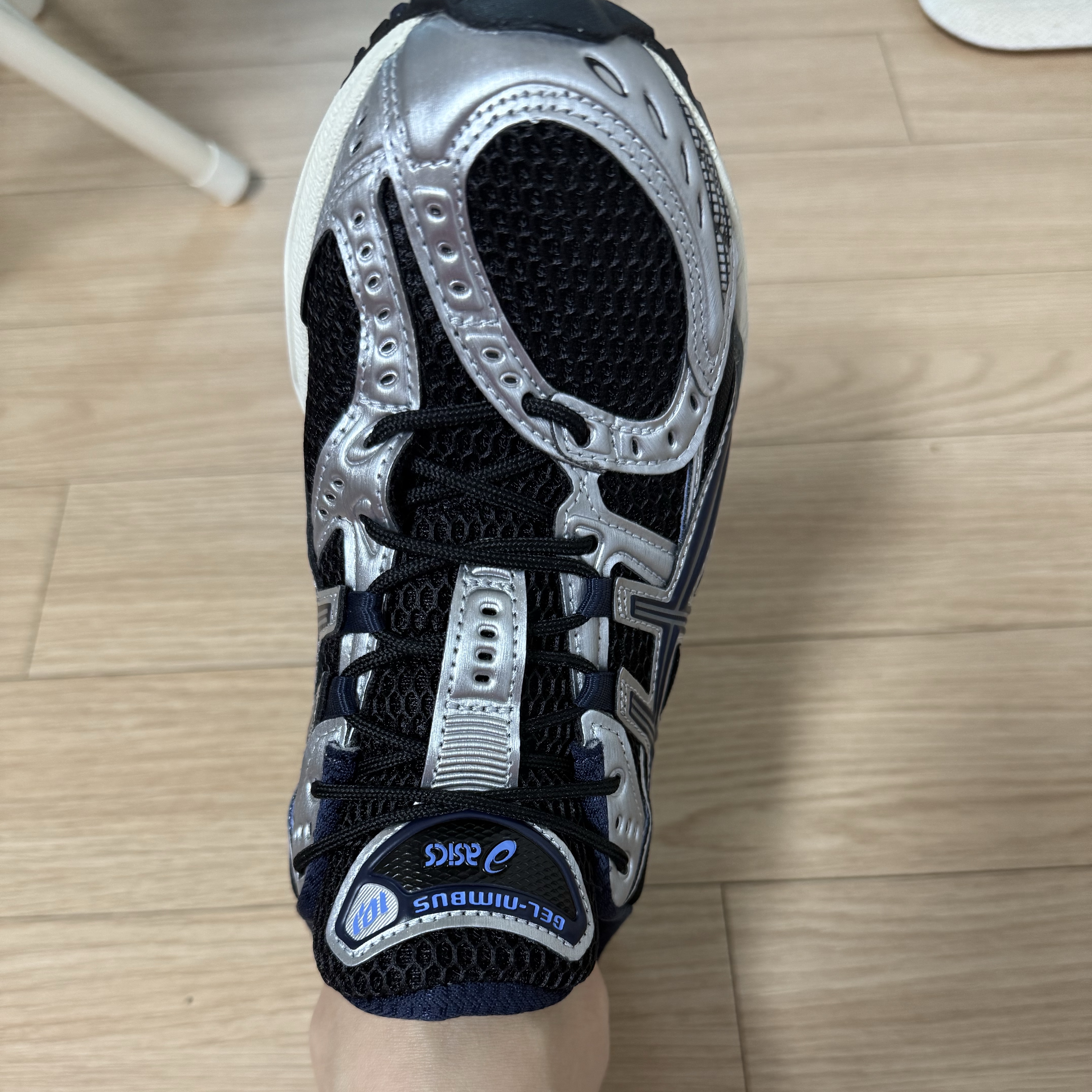 Asics Gel-Nimbus 10.1 Black Midnight 착용 스타일 - 1