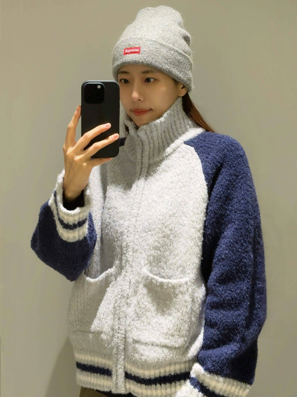 Supreme Mohair Beanie Heather Grey - 24FW 착용 스타일 - 2