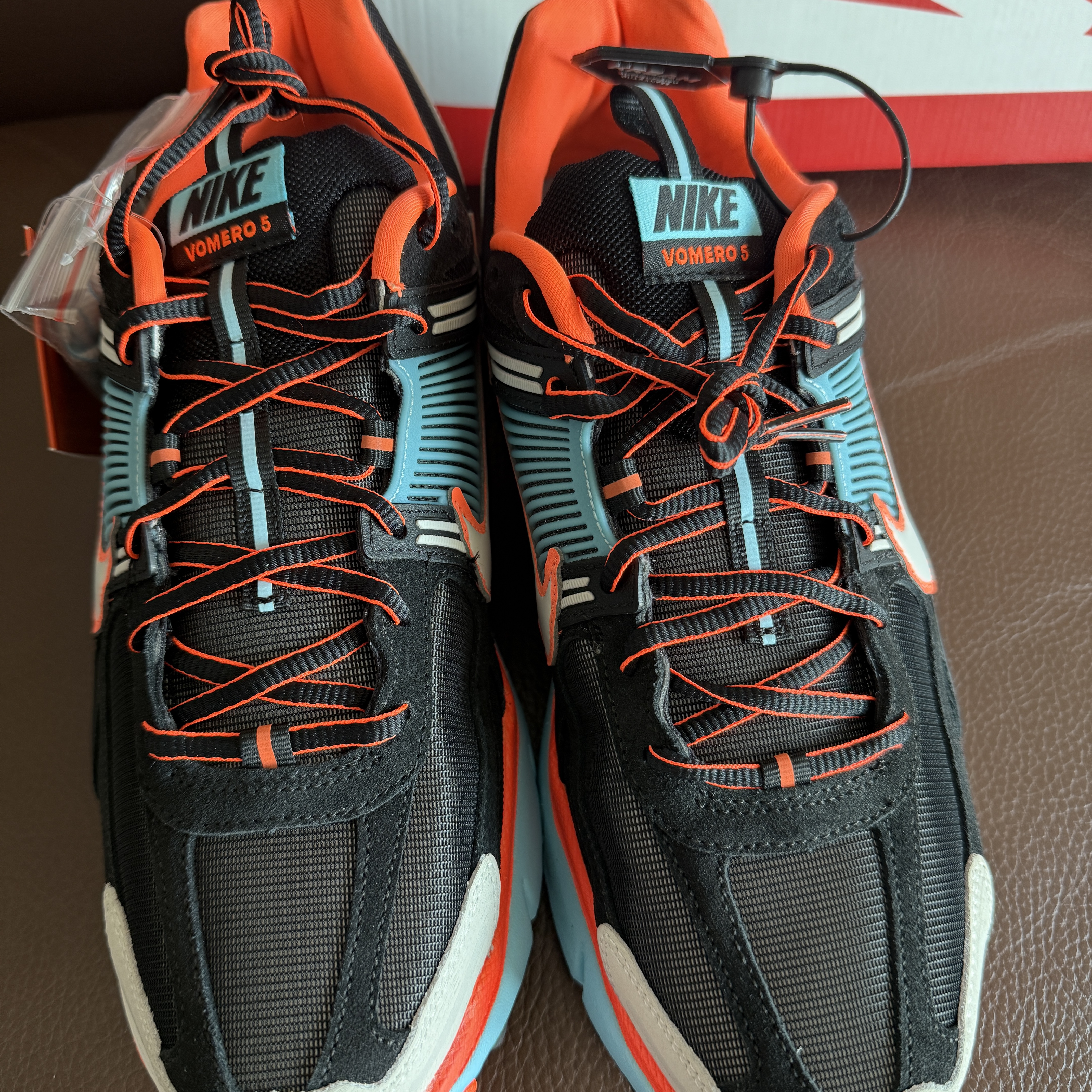 (W) Nike Zoom Vomero 5 Black Blue Gaze 착용 스타일 - 2