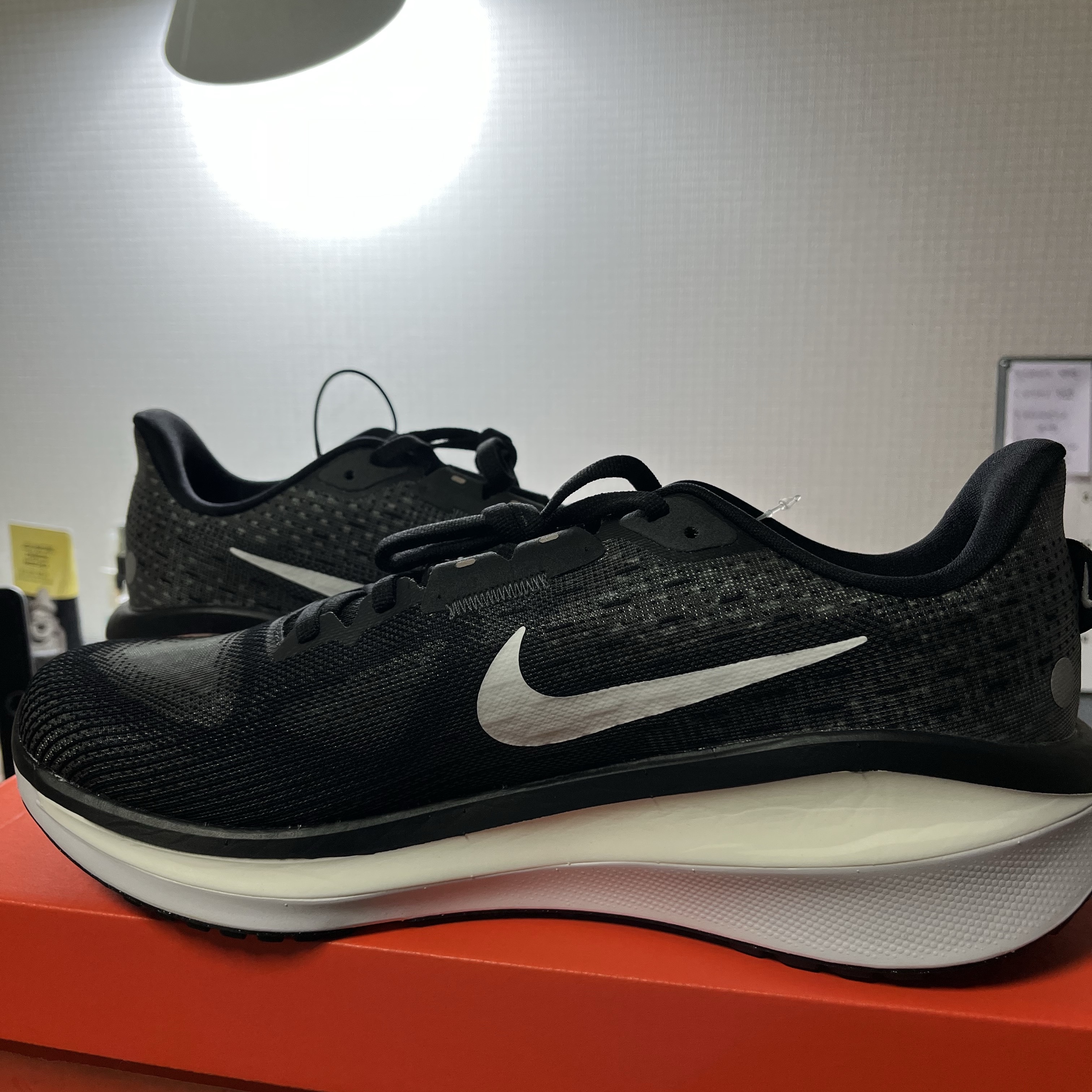 Nike Zoom 17 Anthracite White 착용 스타일