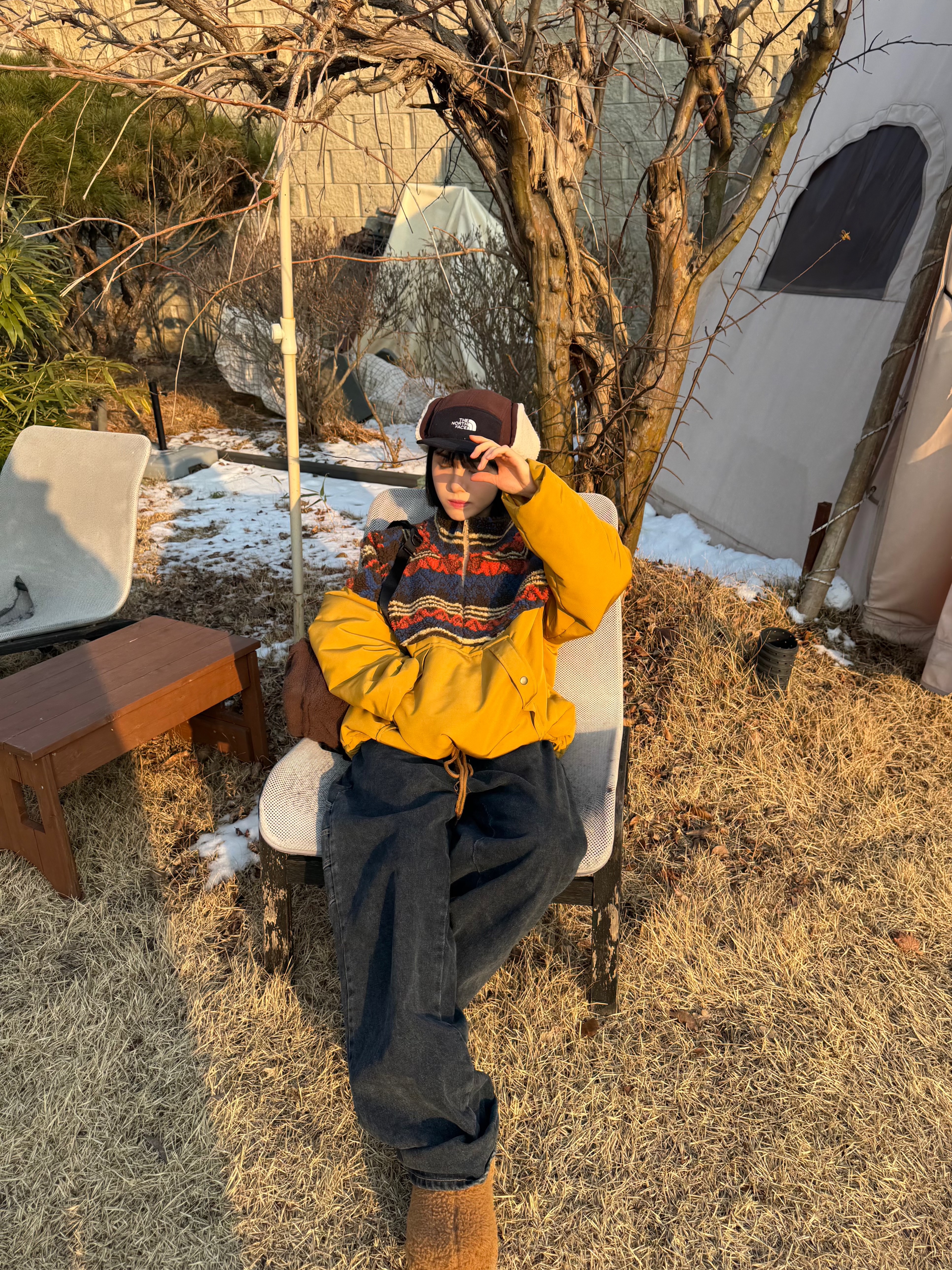 The North Face Fleece Earmuff EX Cap Cocoa Brown, Crocs x Lil Nas X Mega Crush Clog Black Brown 착용 스타일 - 1