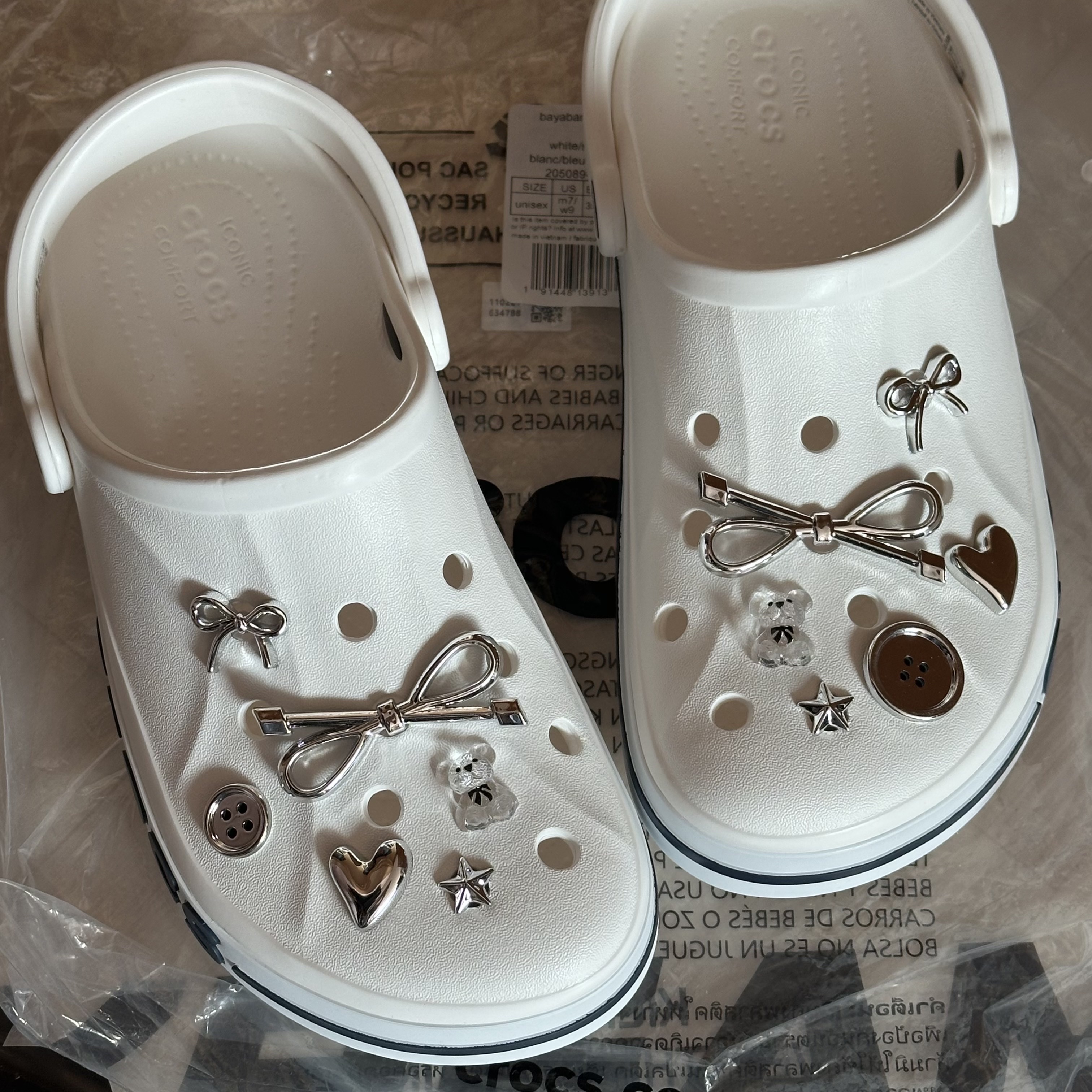 Crocs Bayaband Clog White Navy 착용 스타일