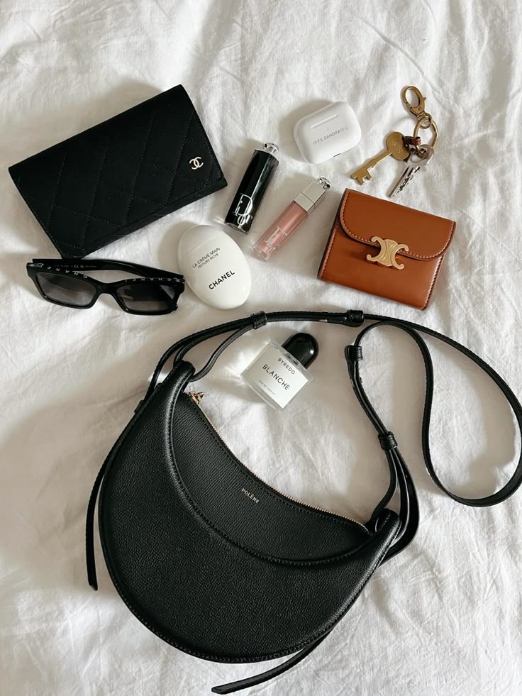 Chanel Square Sunglasses Acetate & Black Frame Grey Lenses International Fit, Chanel La Creme Main Rich Hand Cream 50ml 착용 스타일 - 1