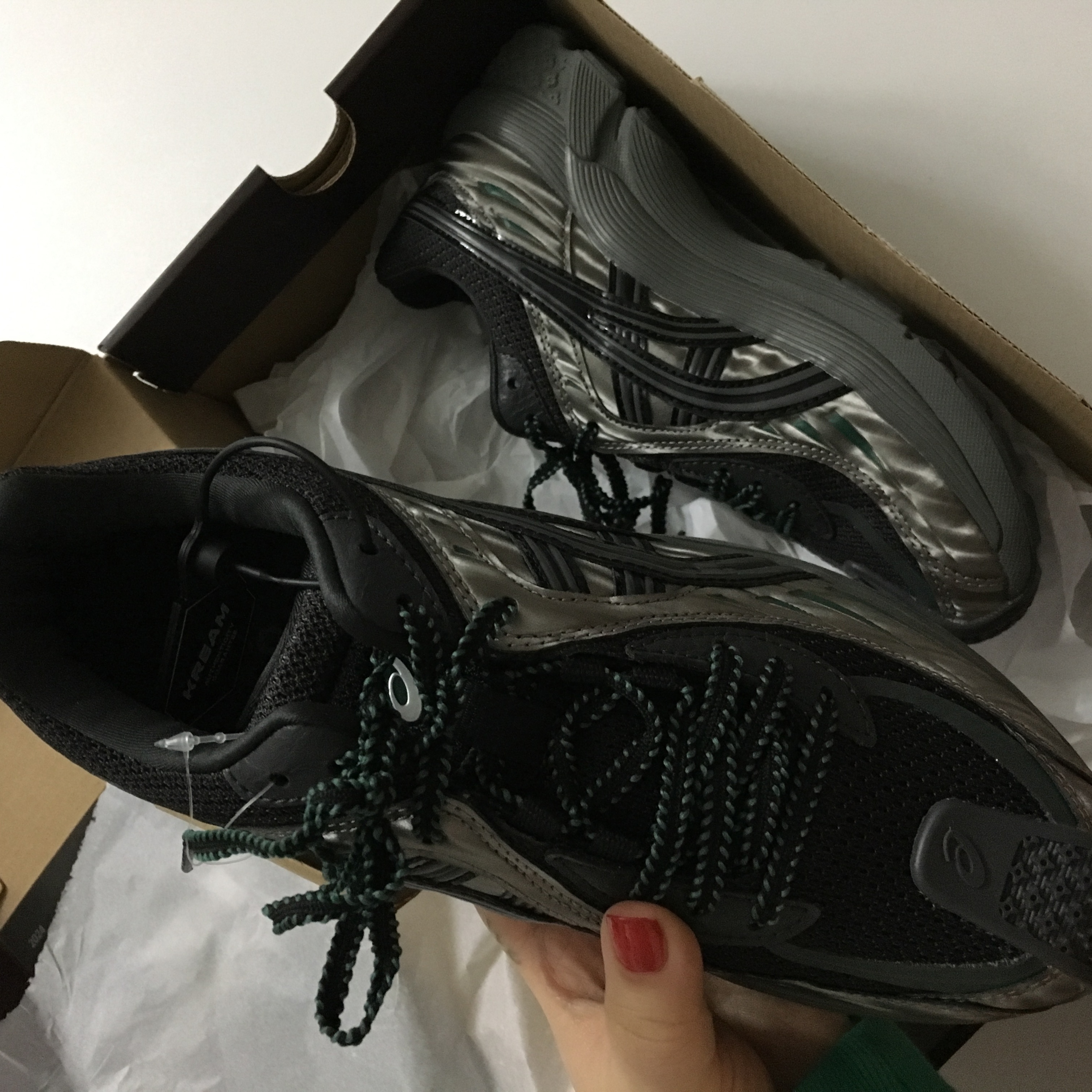 (W) Asics x Kiko Kostadinov Gel-Flammae Grey Black 착용 스타일 - 1