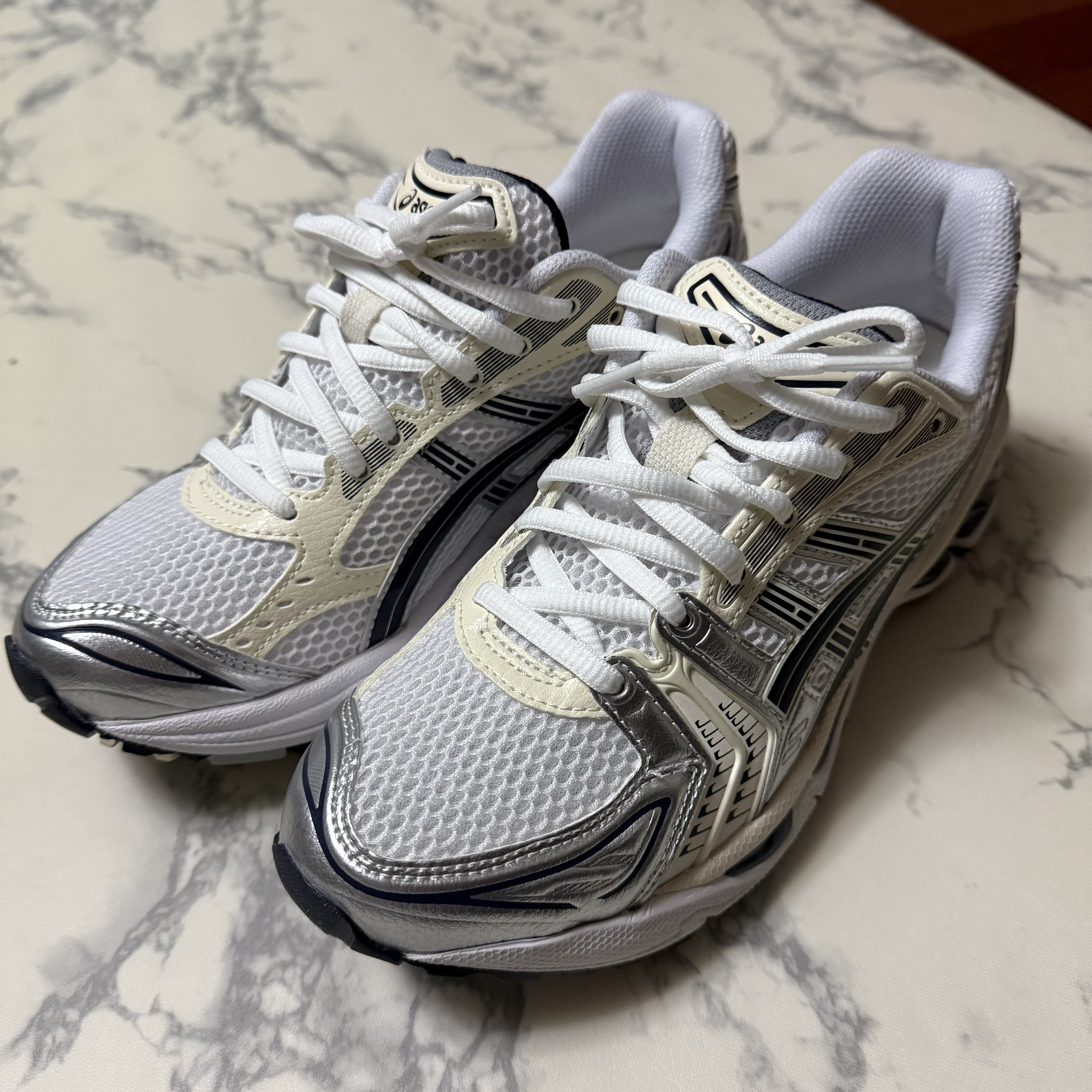 (W) Asics Gel-Kayano 14 White Midnight 착용 스타일 - 4