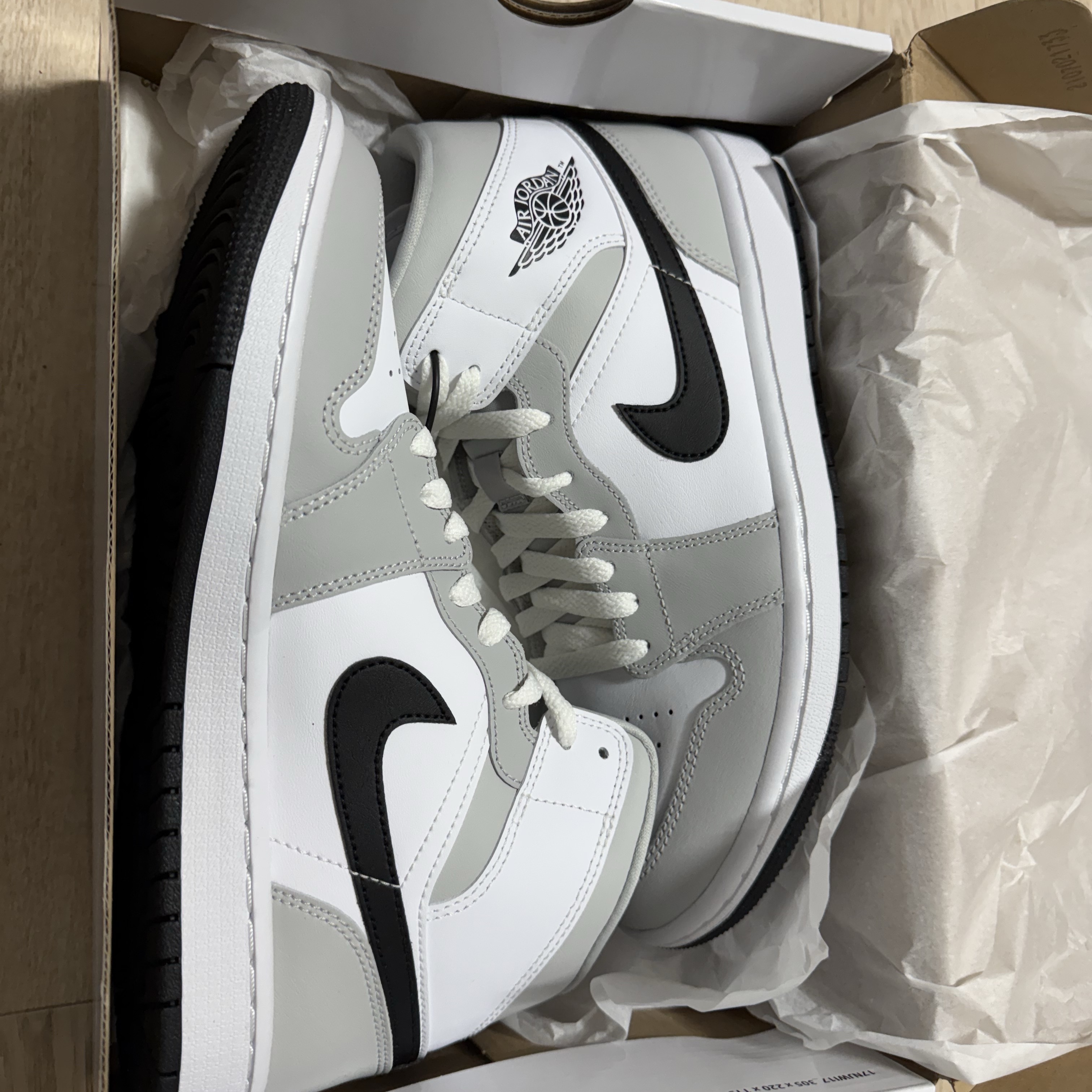 (W) Jordan 1 Mid Grey Fog 착용 스타일