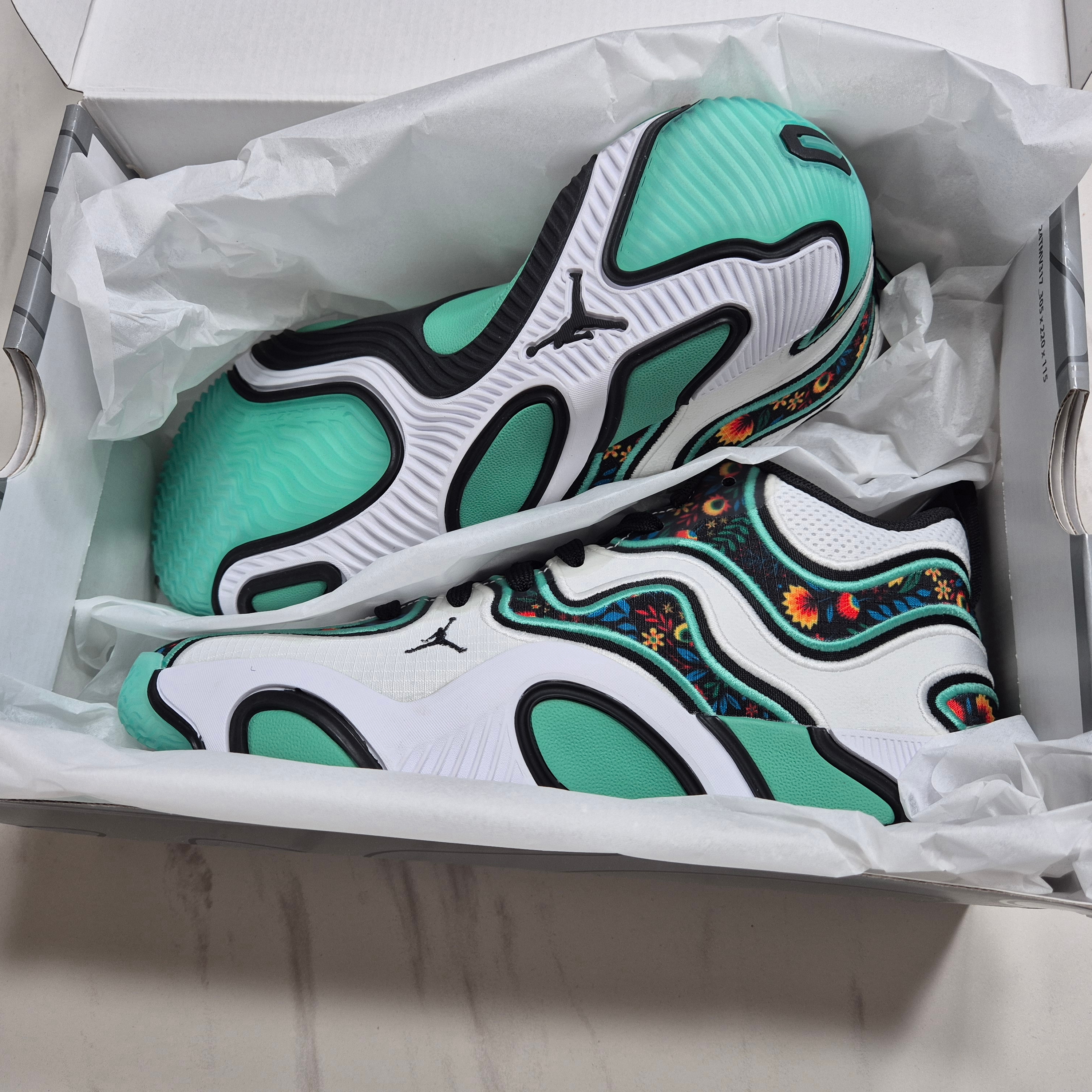 Jordan Tatum 3 PF Welcome to the Garden White Kinetic Green 착용 스타일