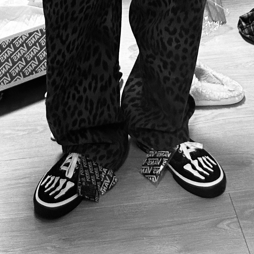 Vans x Mark SBTG Authentic Black 착용 스타일