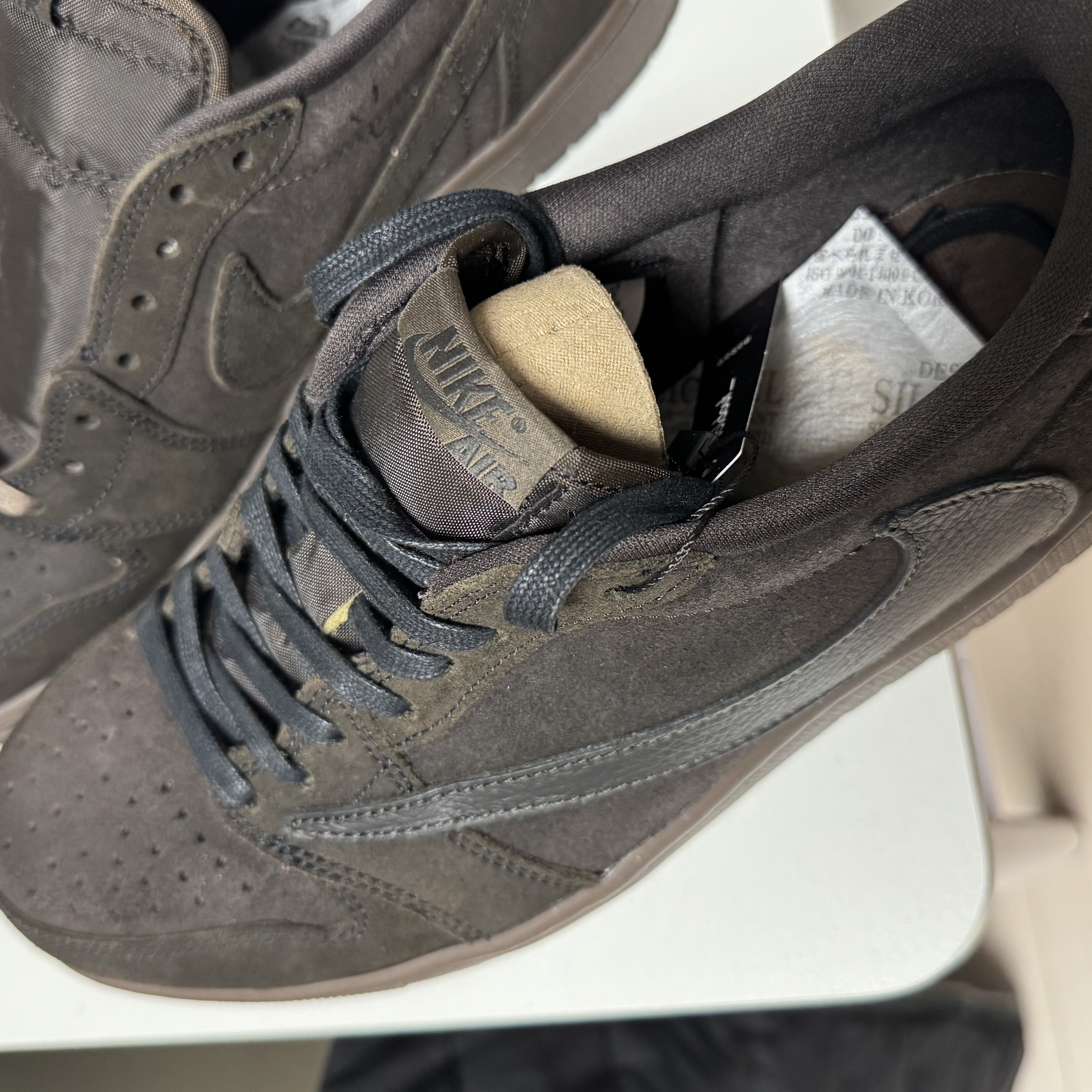 Jordan 1 x Travis Scott Retro Low OG SP Velvet Brown and Dark Mocha 착용 스타일