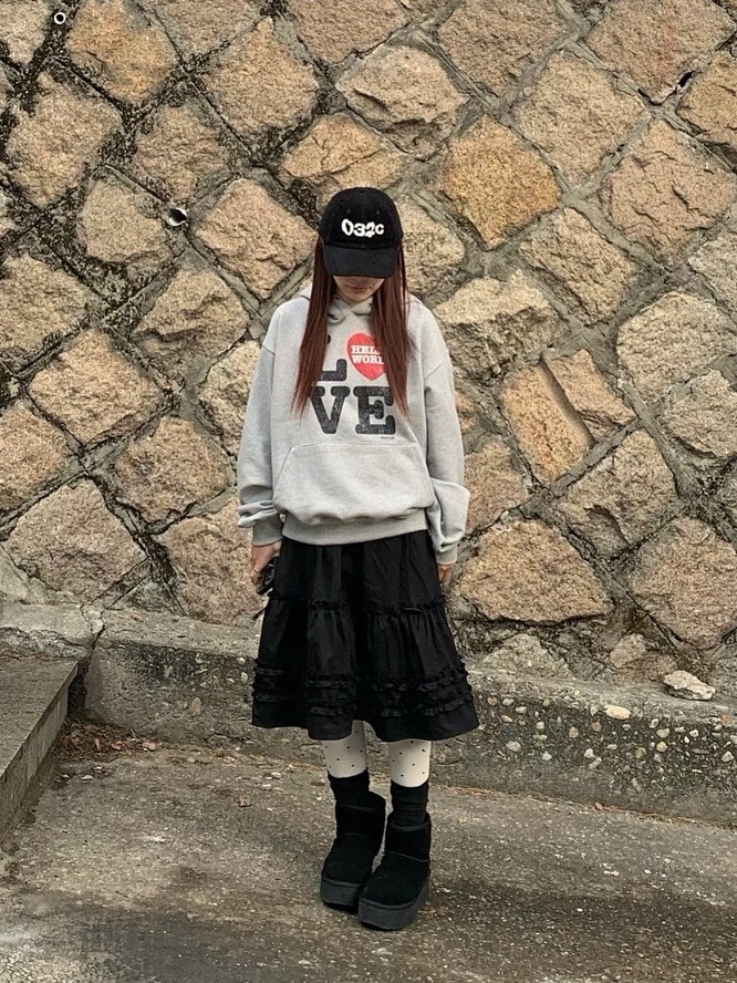 (W) UGG Classic Mini Platform Boots Black 착용 스타일
