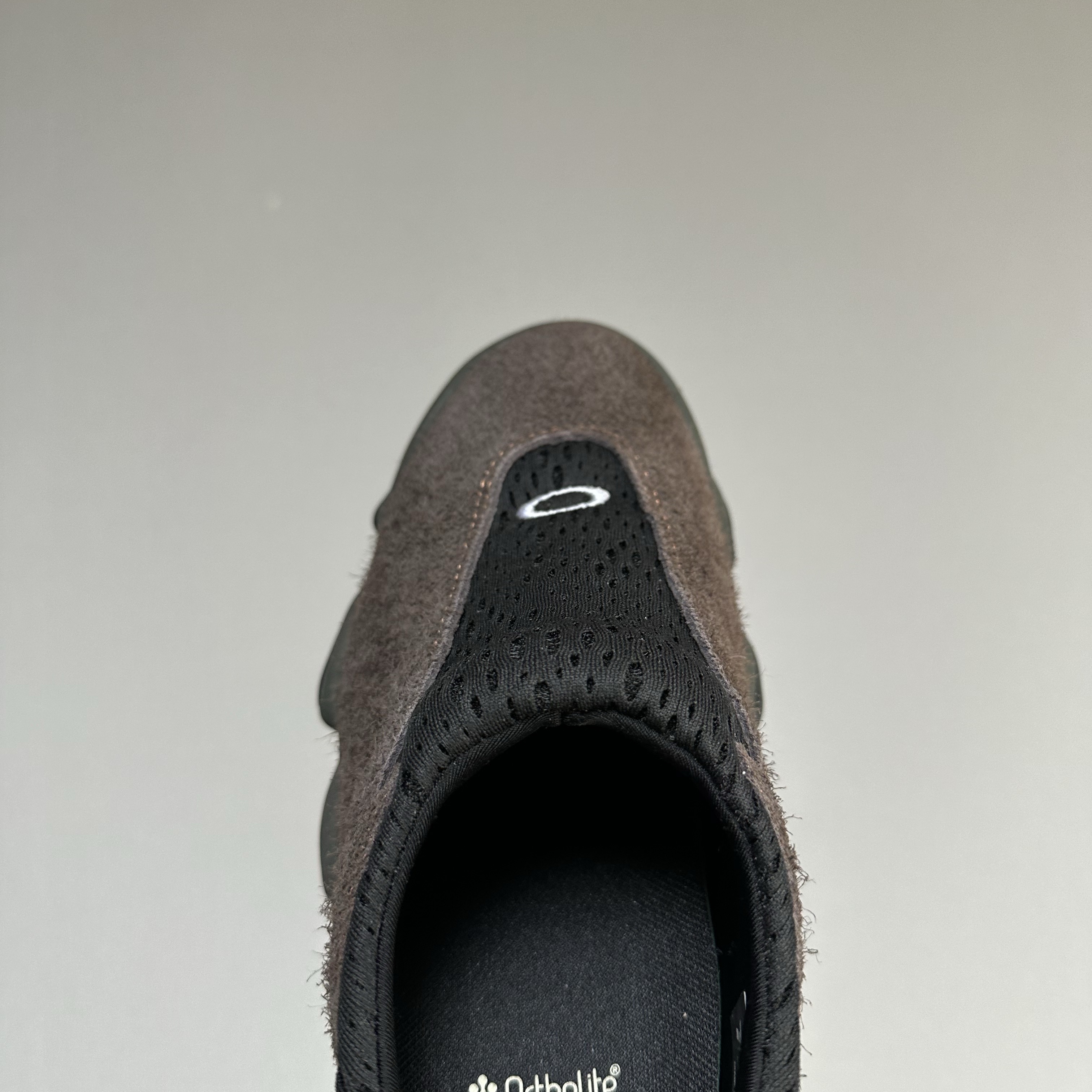 Oakley Factory Team x Brain Dead Suede Flesh Java 착용 스타일 - 2