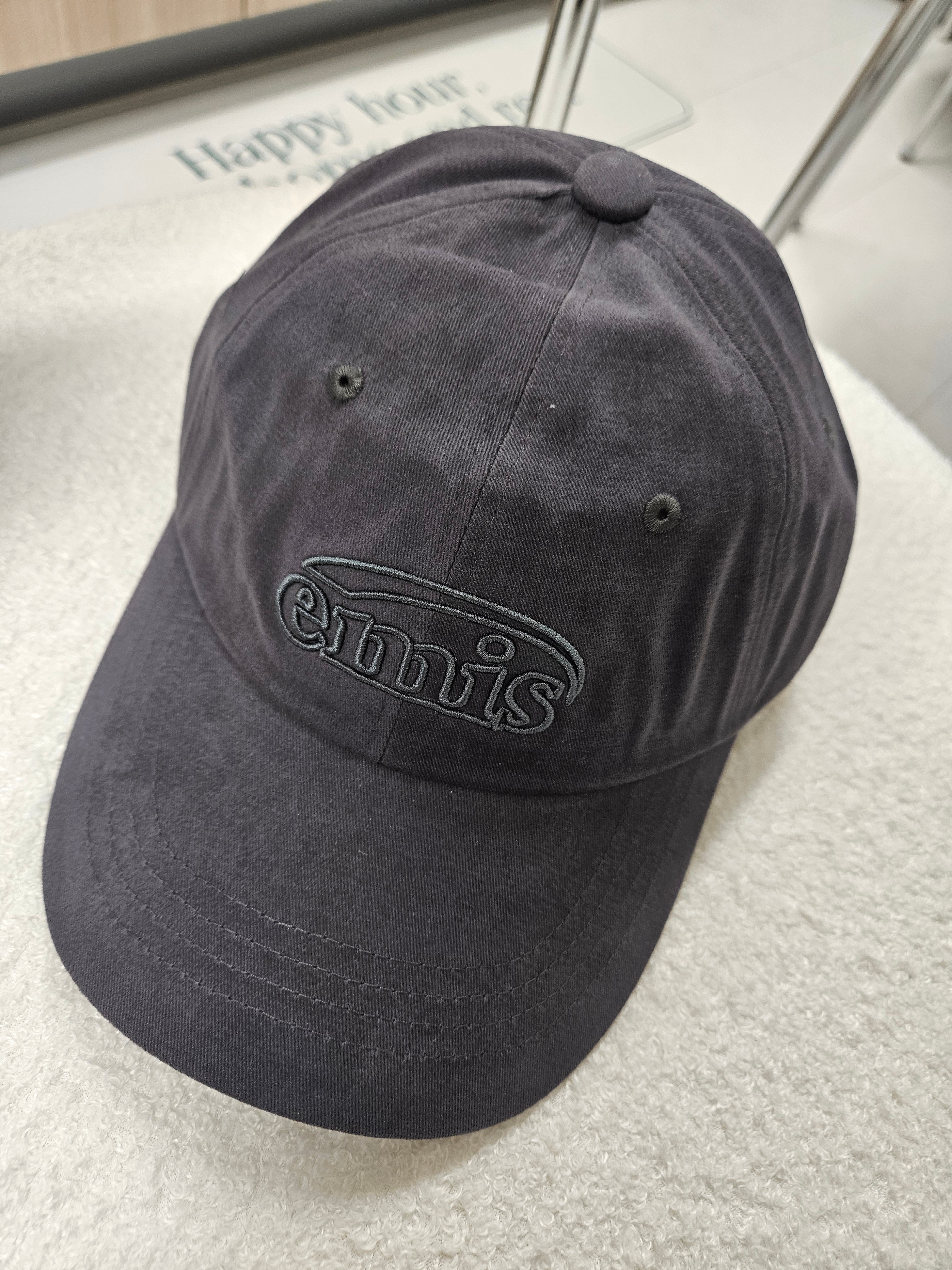 Emis Cotton Brushed Ball Cap Charcoal 착용 스타일