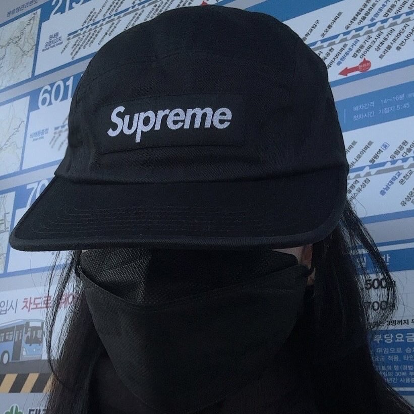 Supreme Washed Chino Twill Camp Cap Black 착용 스타일
