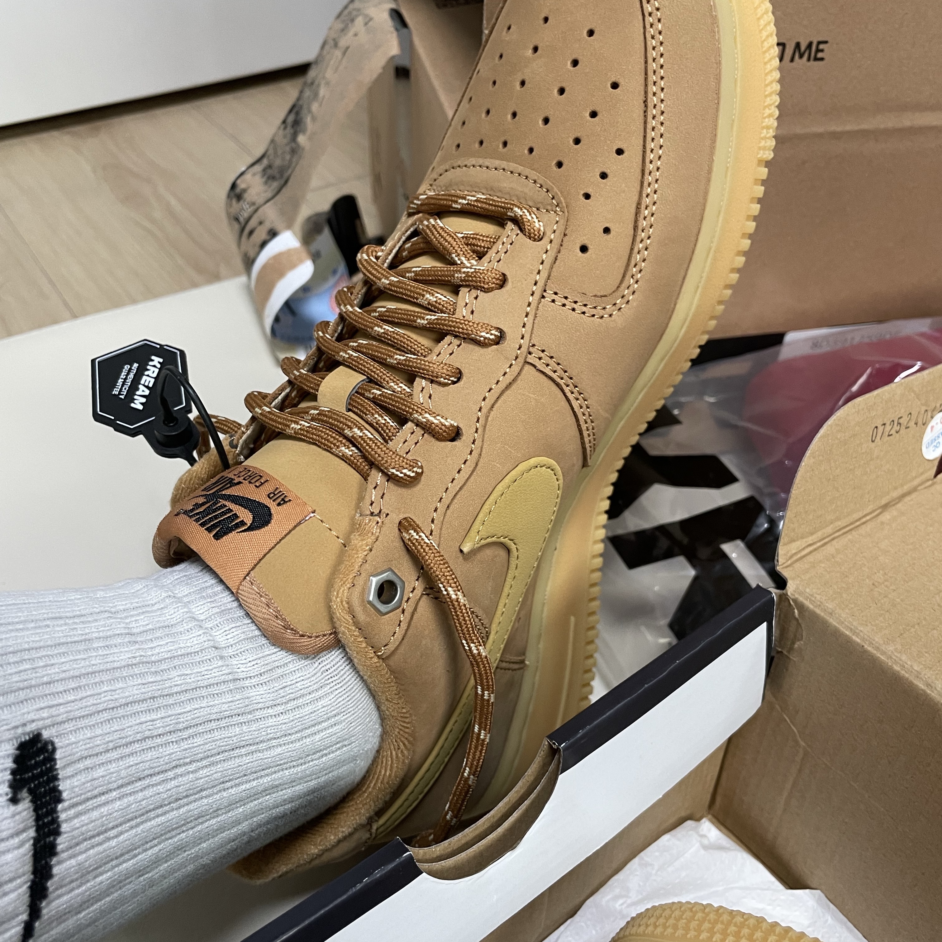 Nike Air Force 1 '07 WB Flax 착용 스타일 - 2