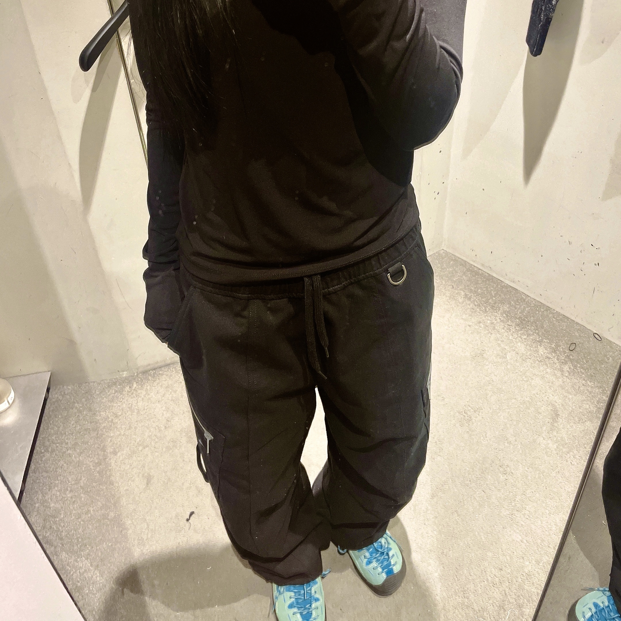 (W) Mischief Drawstring Pants Black 착용 스타일