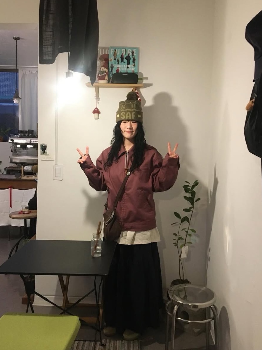 Safarispot  S.T.C SAF POM BEANIE KHAKI, Safarispot  S.T.C SAF POM BEANIE BLACK 착용 스타일