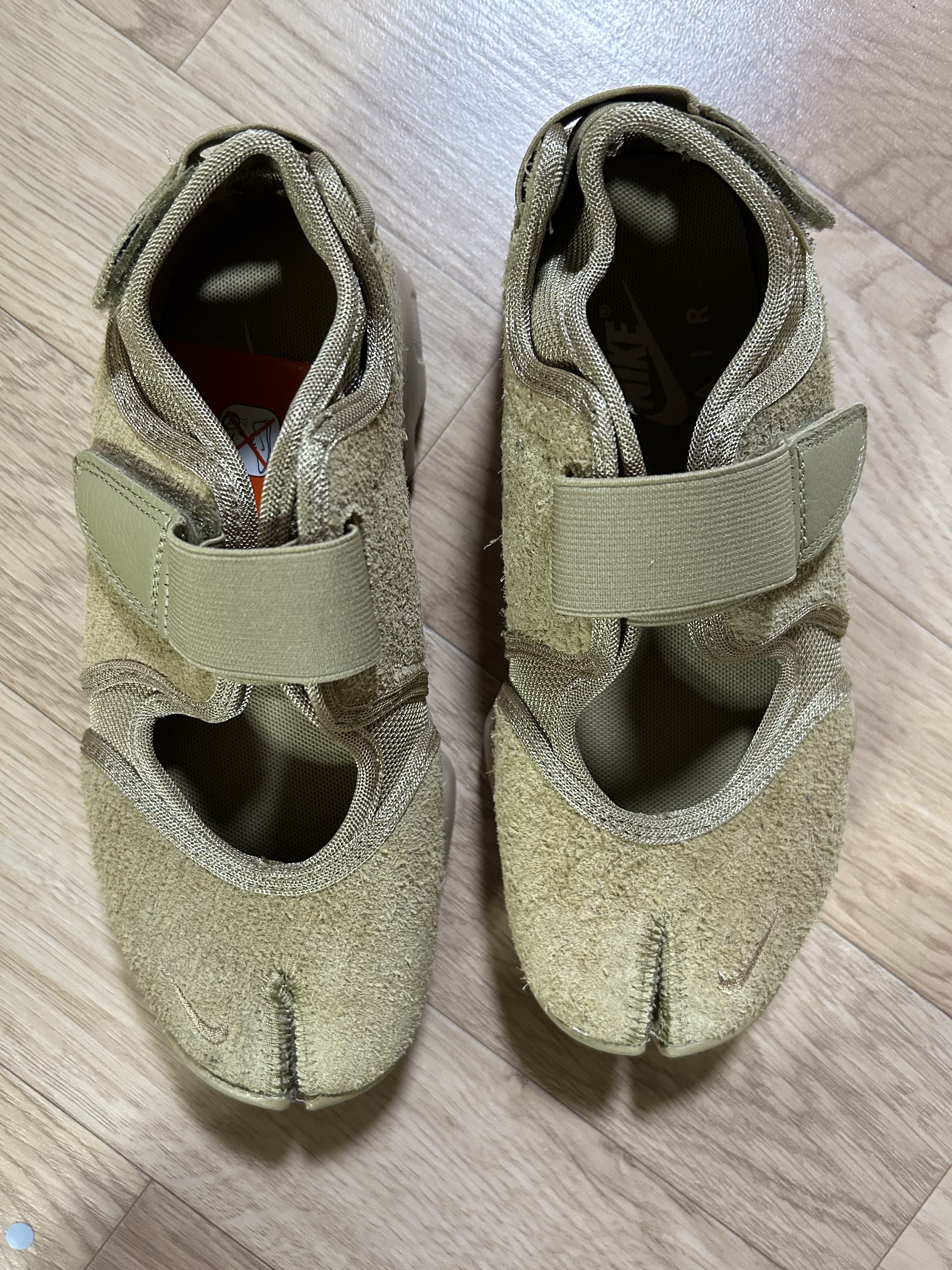 (W) Nike Air Rift Parachute Beige 착용 스타일