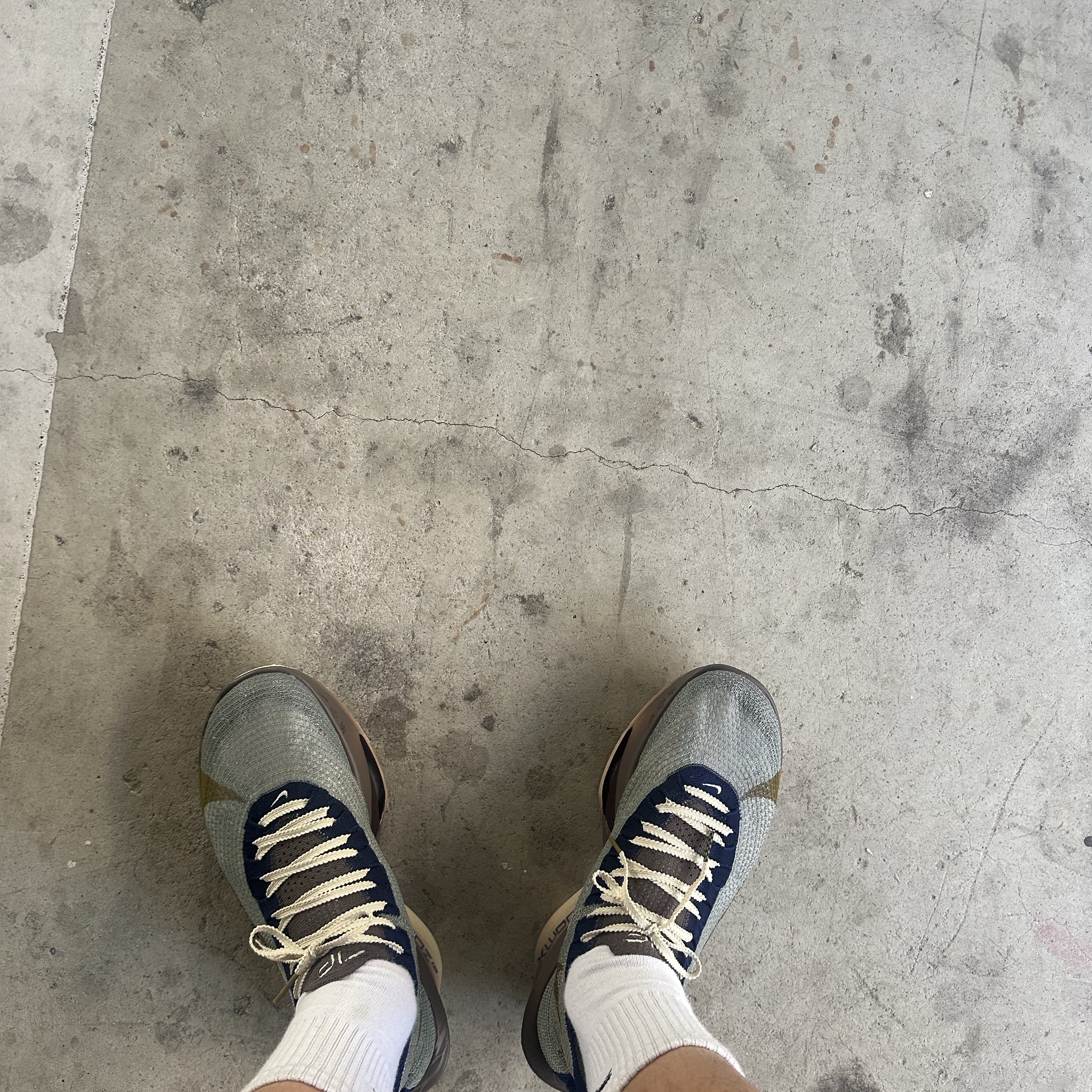 Nike Air Zoom Alphafly Next% 3 PRM Light Army Ironstone 착용 스타일