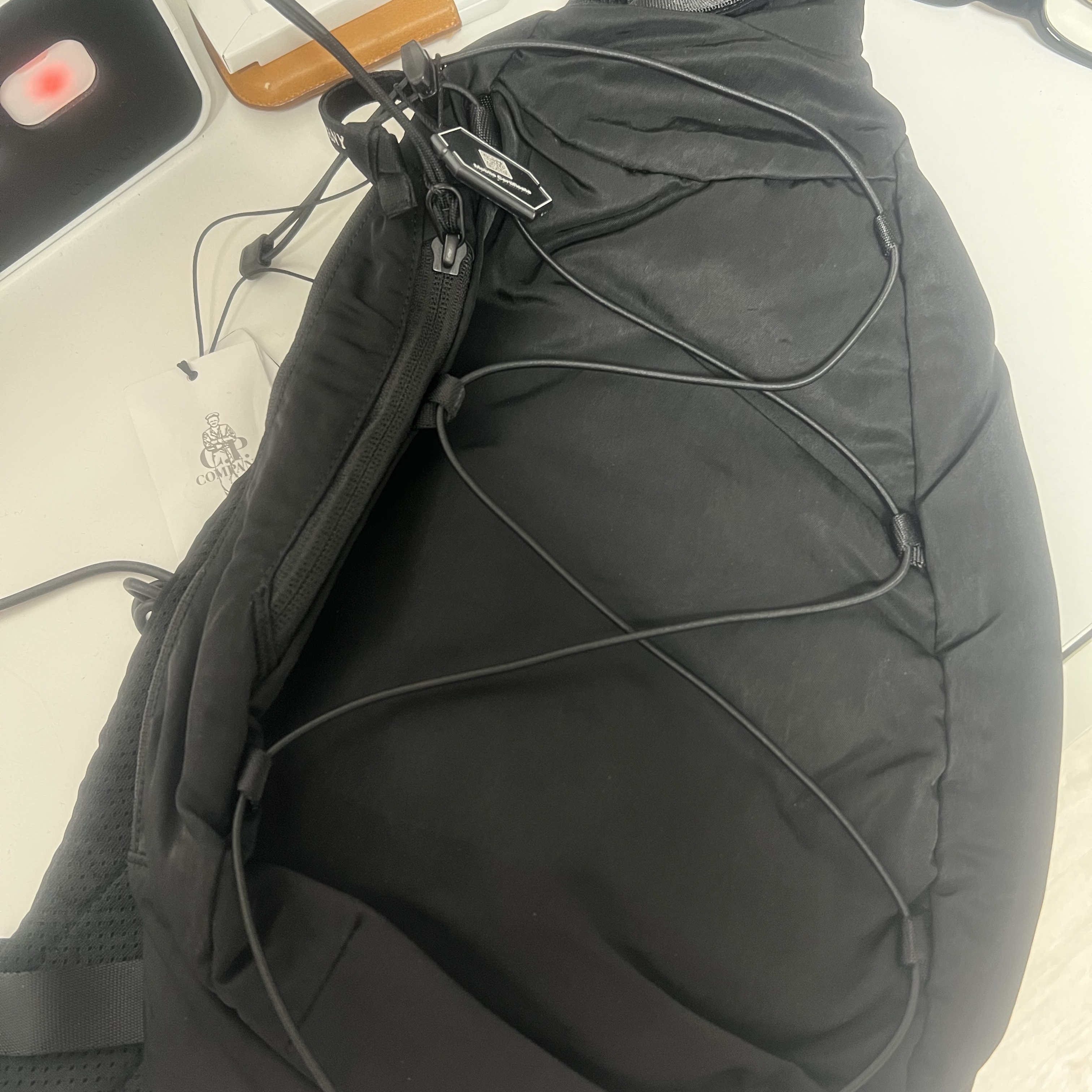 C.P. Company Nylon B Crossbody Rucksack Black - 24FW 착용 스타일 - 1