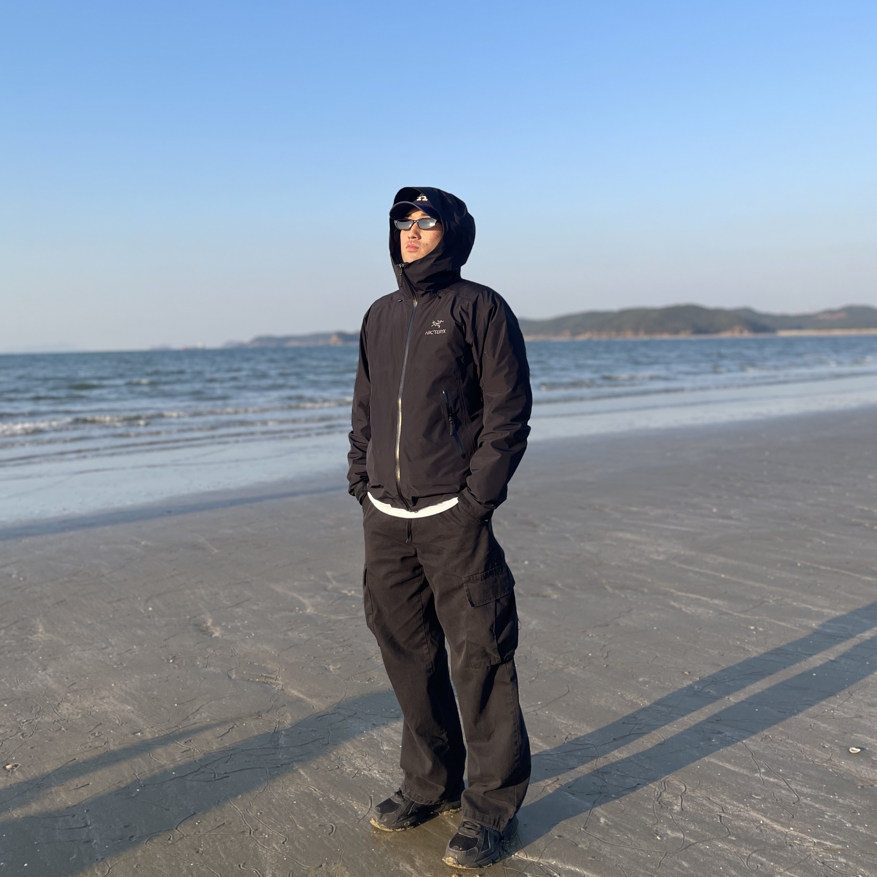 Arc'teryx Beta LT Jacket Black 착용 스타일